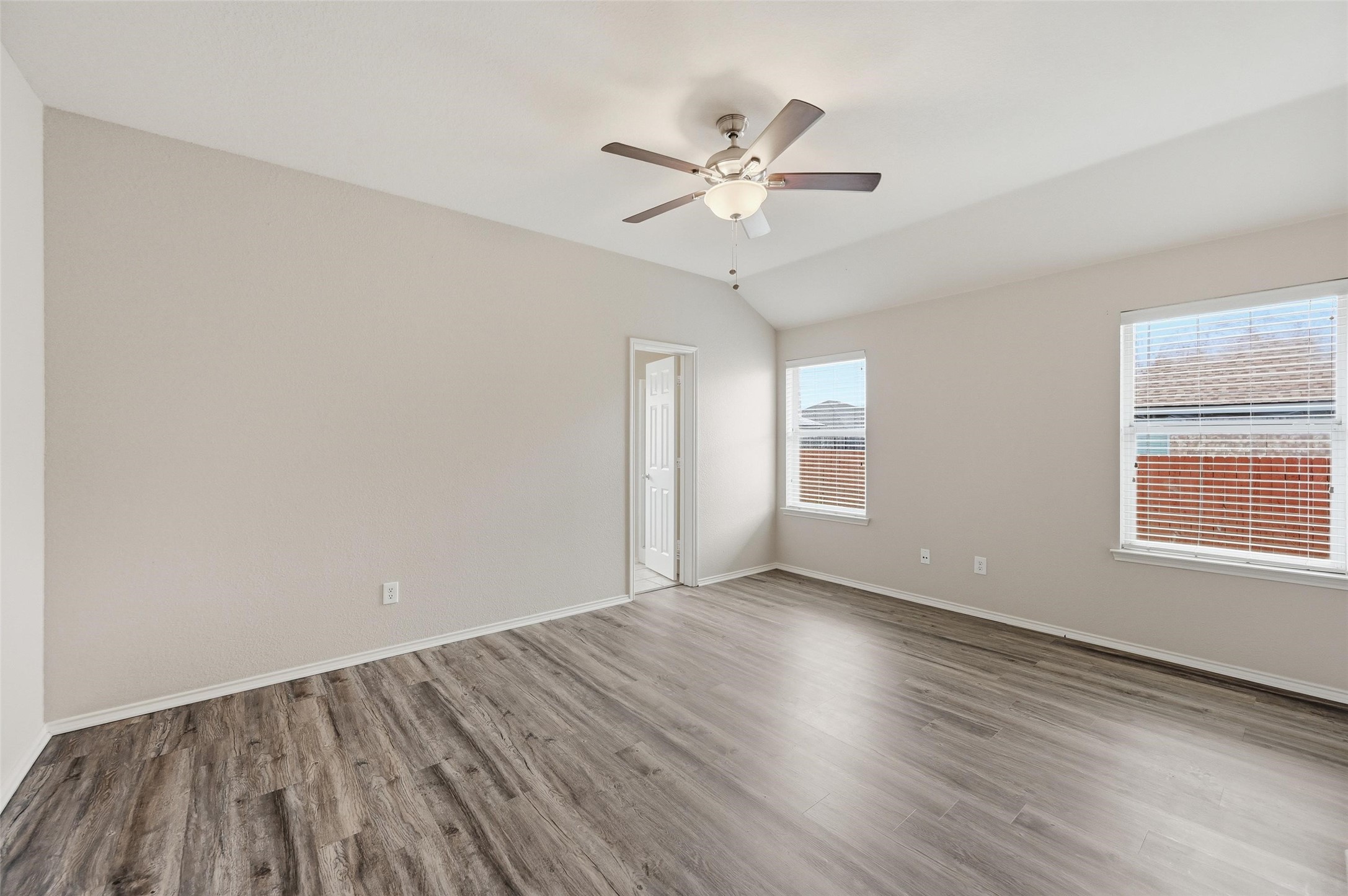 528 Bretts Way Burleson TX 76028