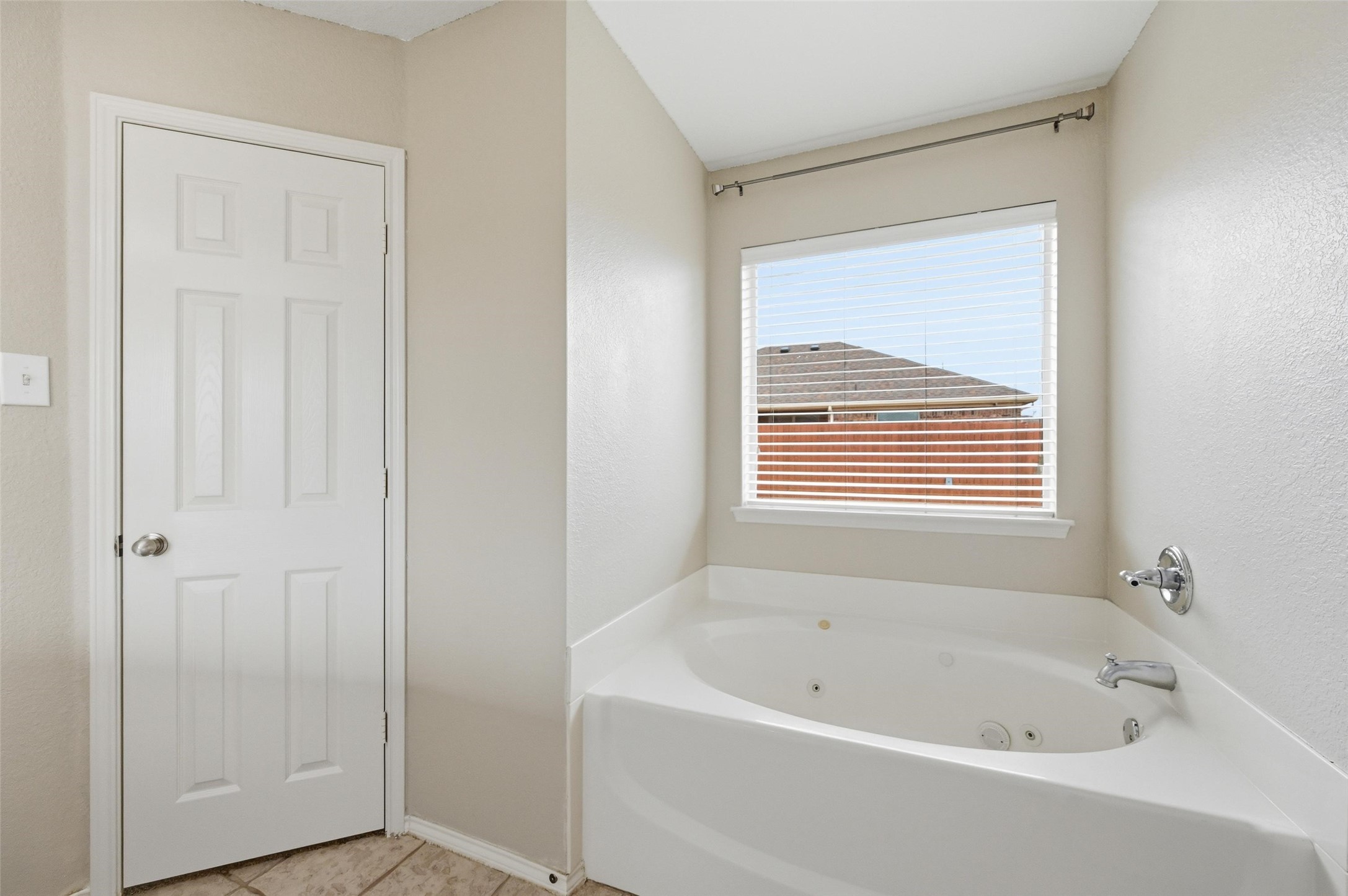 528 Bretts Way Burleson TX 76028