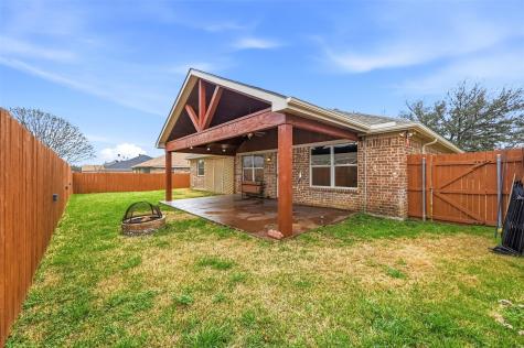 528 Bretts Way Burleson TX 76028