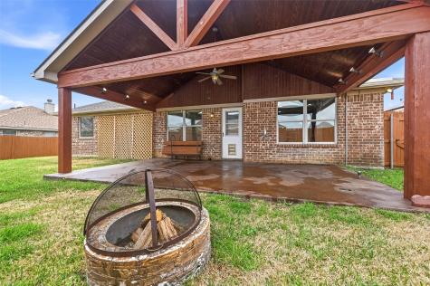 528 Bretts Way Burleson TX 76028