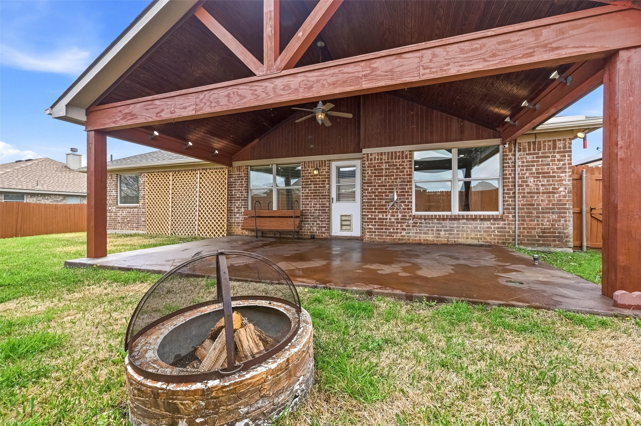 528 Bretts Way Burleson TX 76028