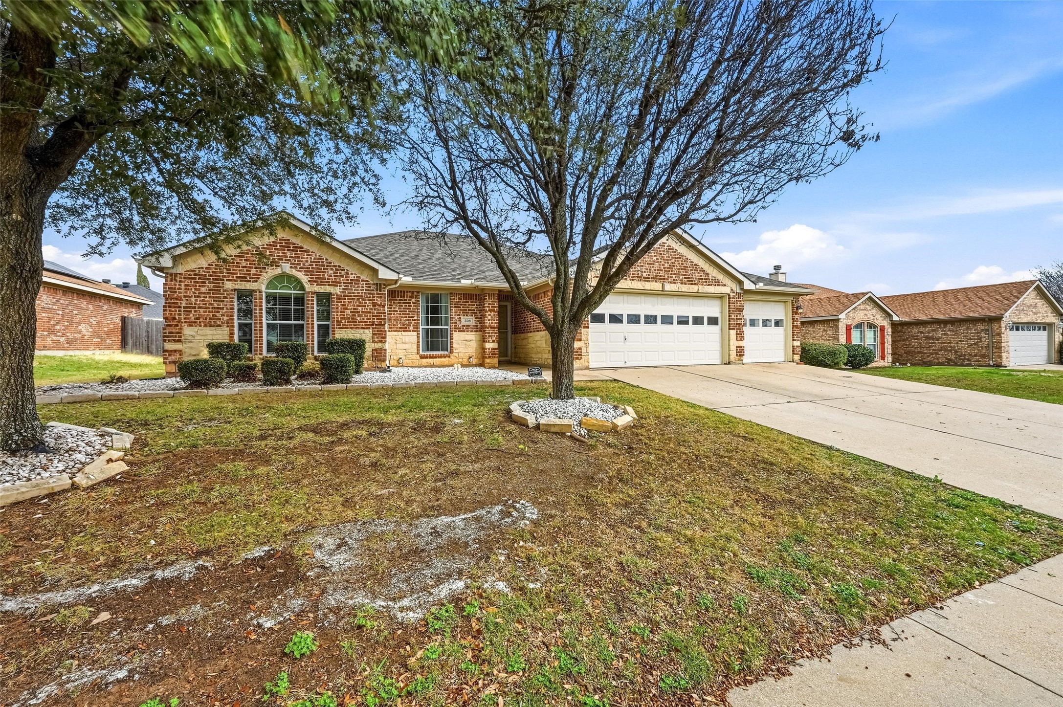 528 Bretts Way Burleson TX 76028
