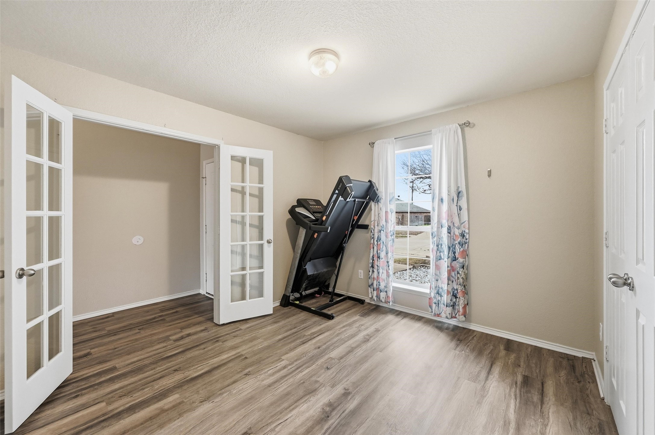 528 Bretts Way Burleson TX 76028