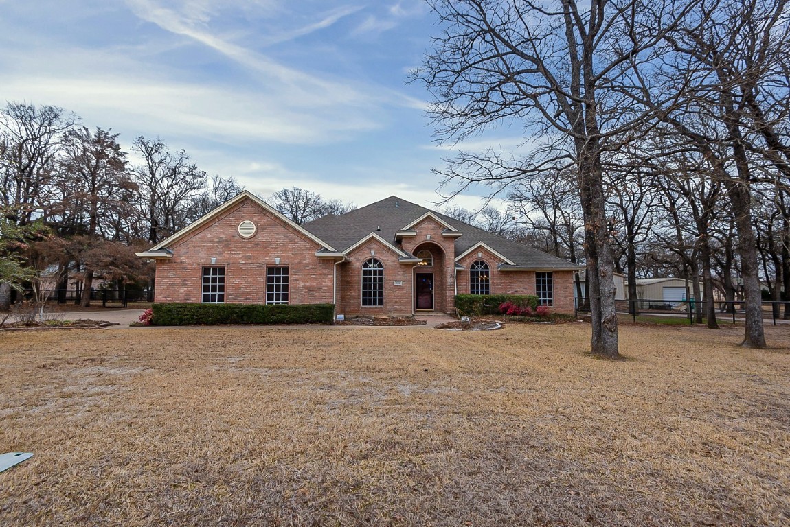 3901 Creekside Court Burleson TX 76028