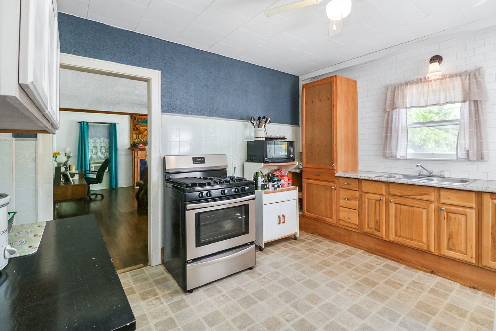 605 W Walnut Street Coleman TX 76834