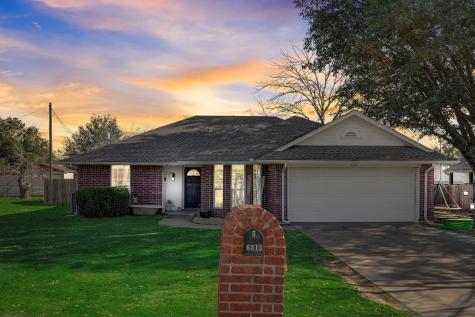 6313 Carrizo Drive Granbury TX 76049