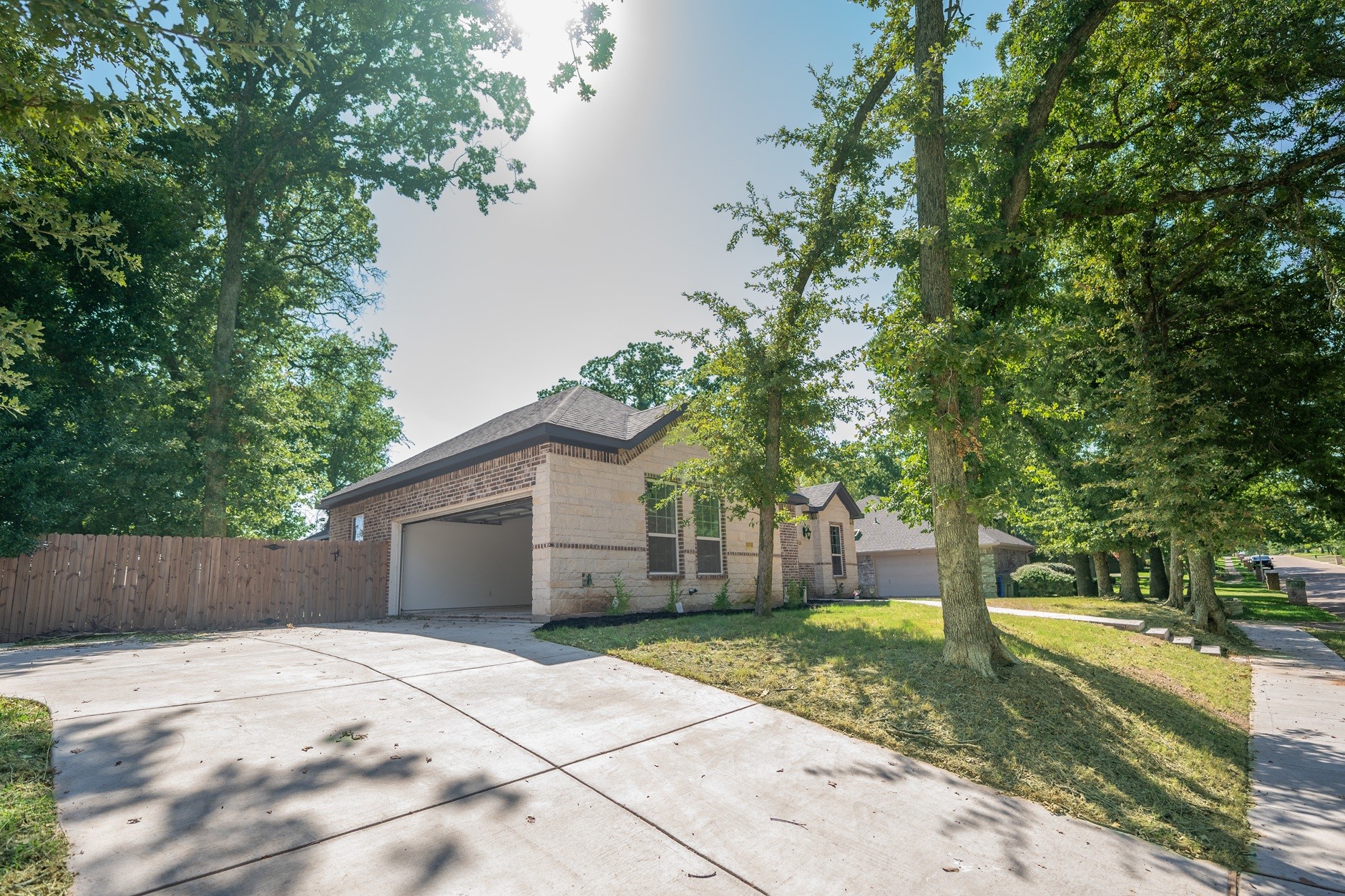1408 Spinnaker Lane Azle TX 76020