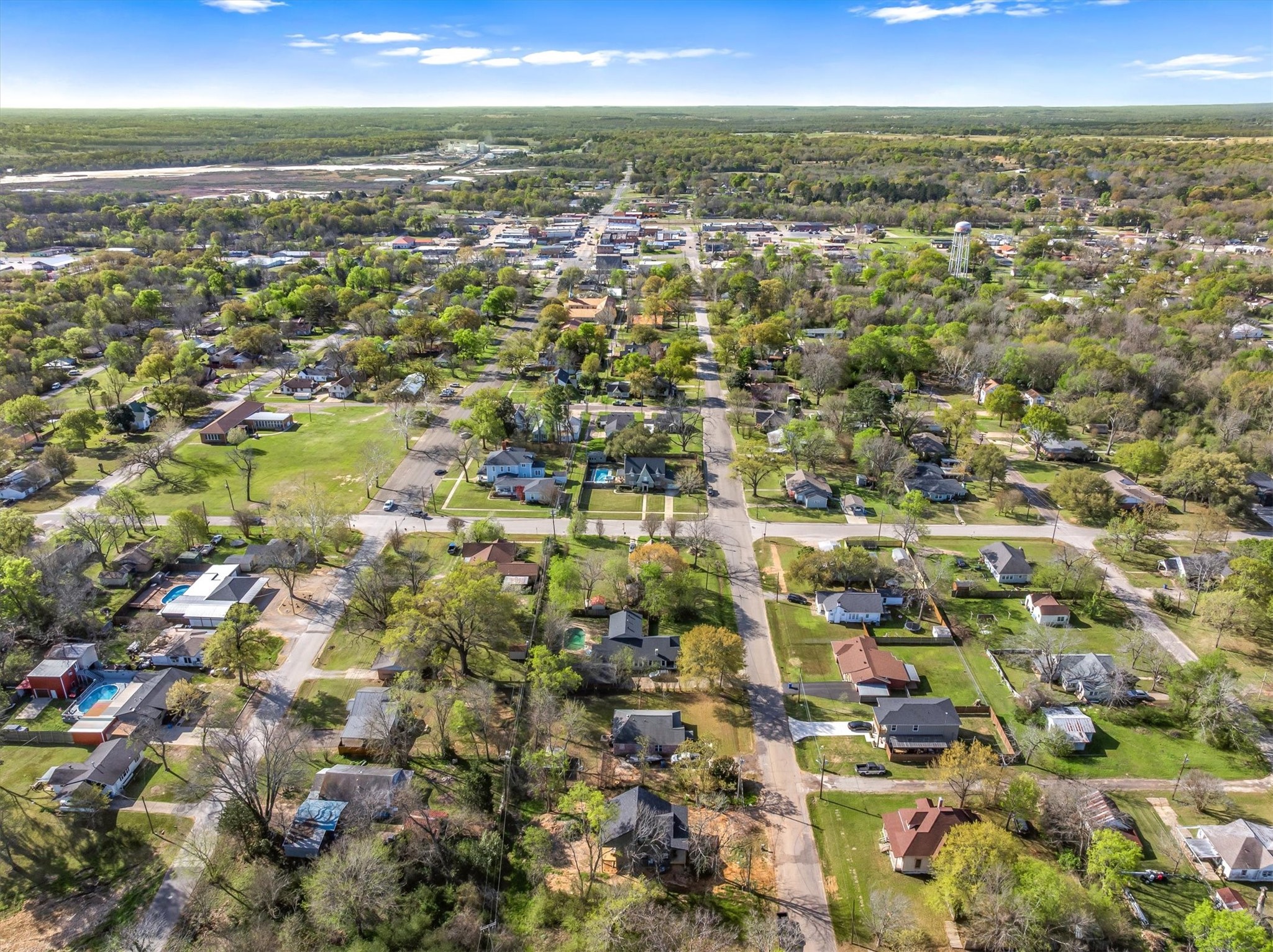 902 N Spring Street Grand Saline TX 75140