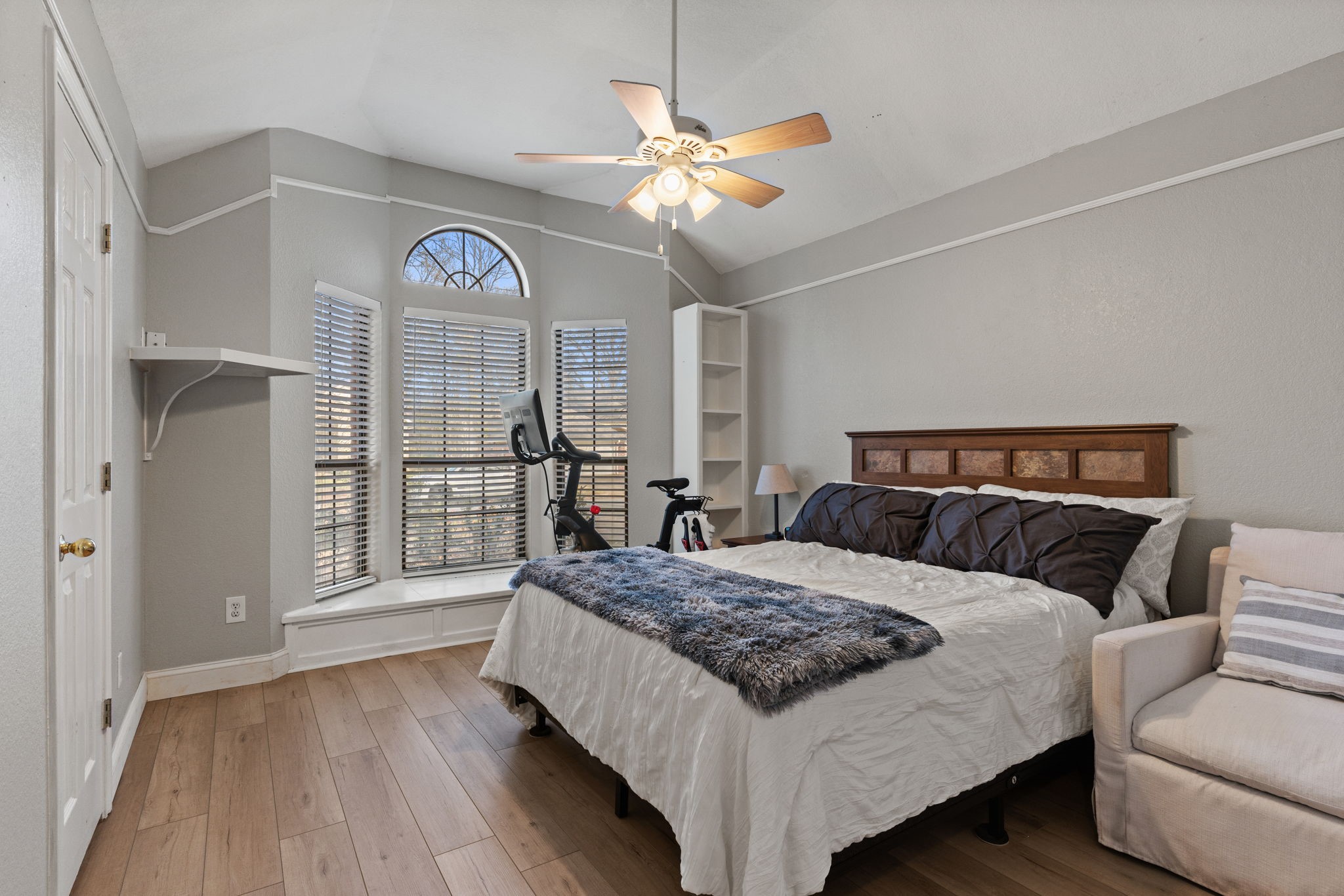 1008 Oak Valley Road Burleson TX 76028