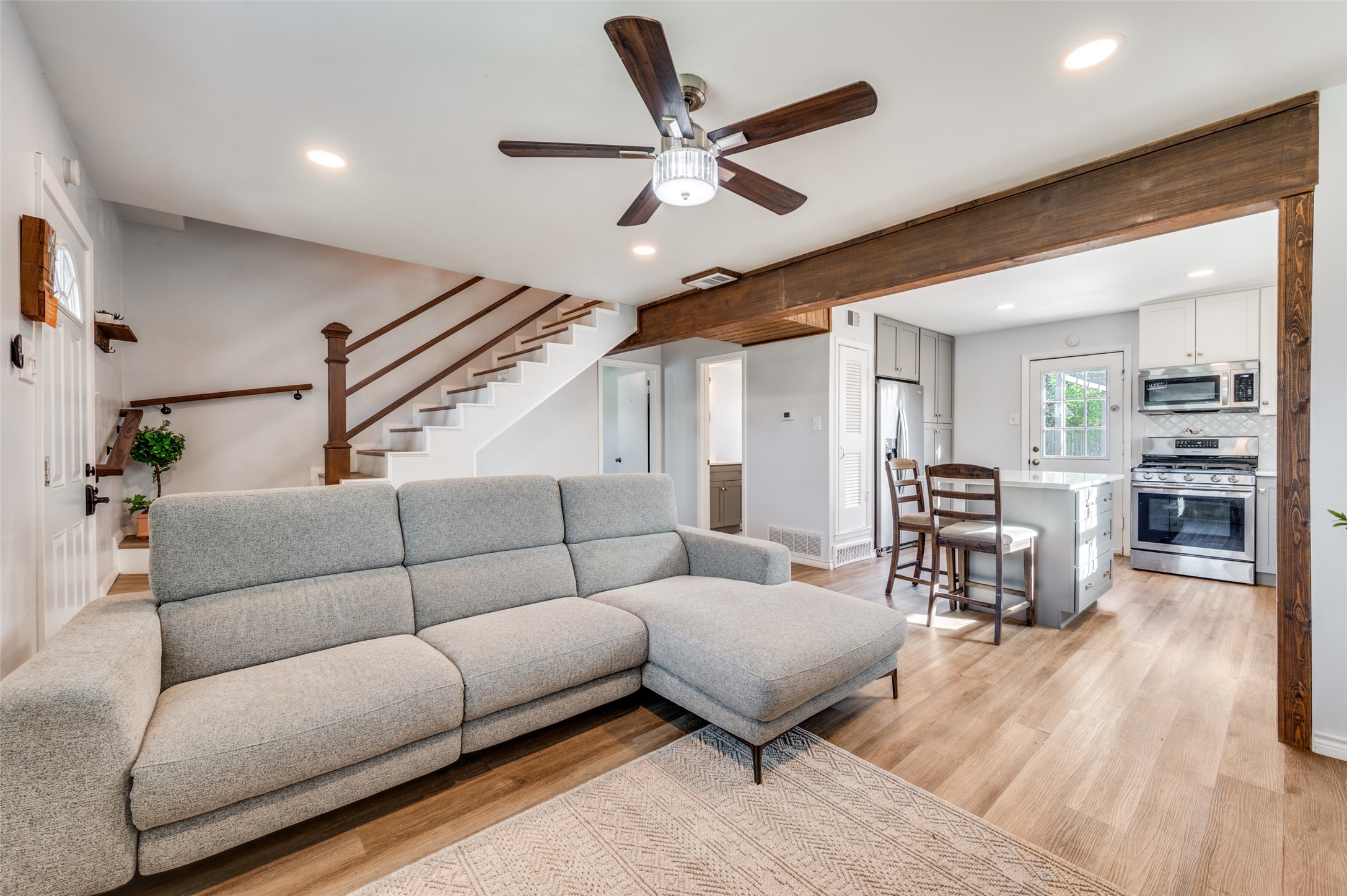 2924 W 11th Street Irving TX 75060