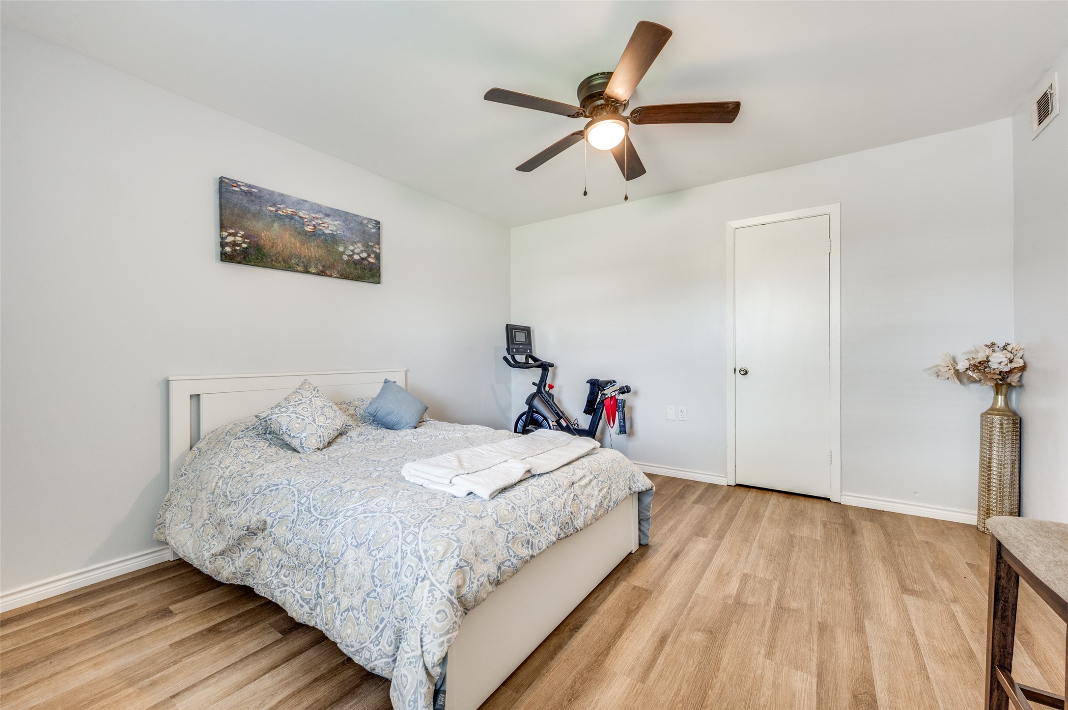 2924 W 11th Street Irving TX 75060