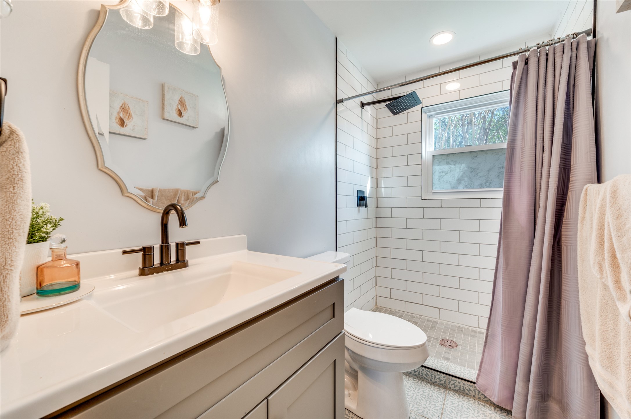 2924 W 11th Street Irving TX 75060