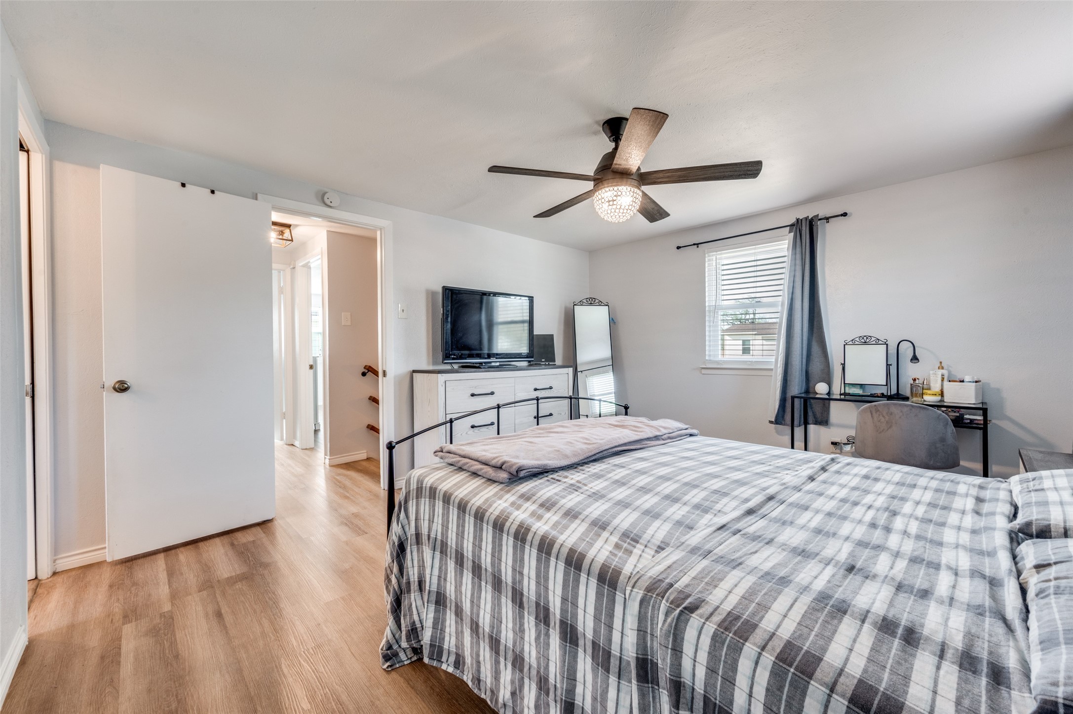 2924 W 11th Street Irving TX 75060