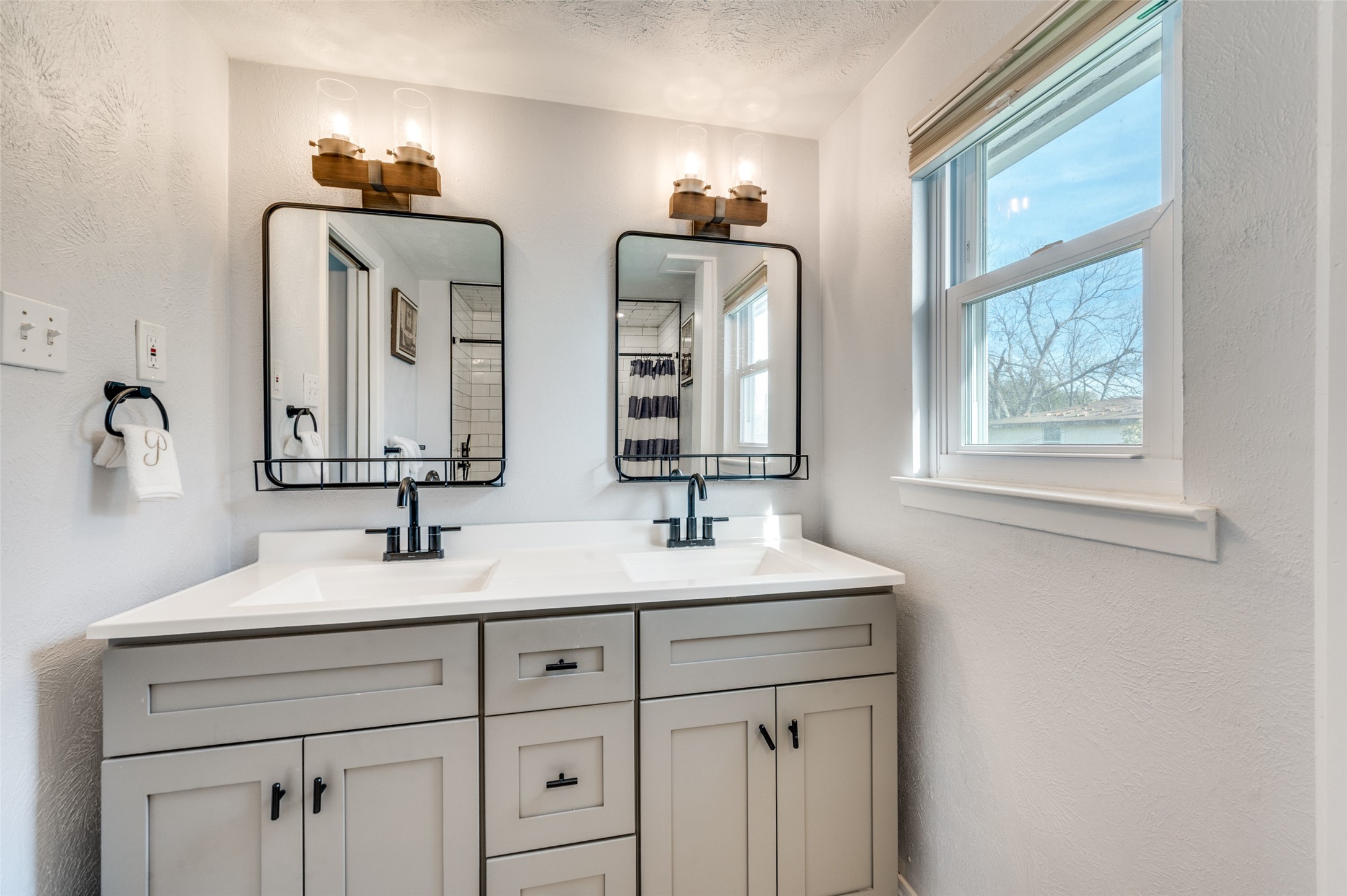 2924 W 11th Street Irving TX 75060