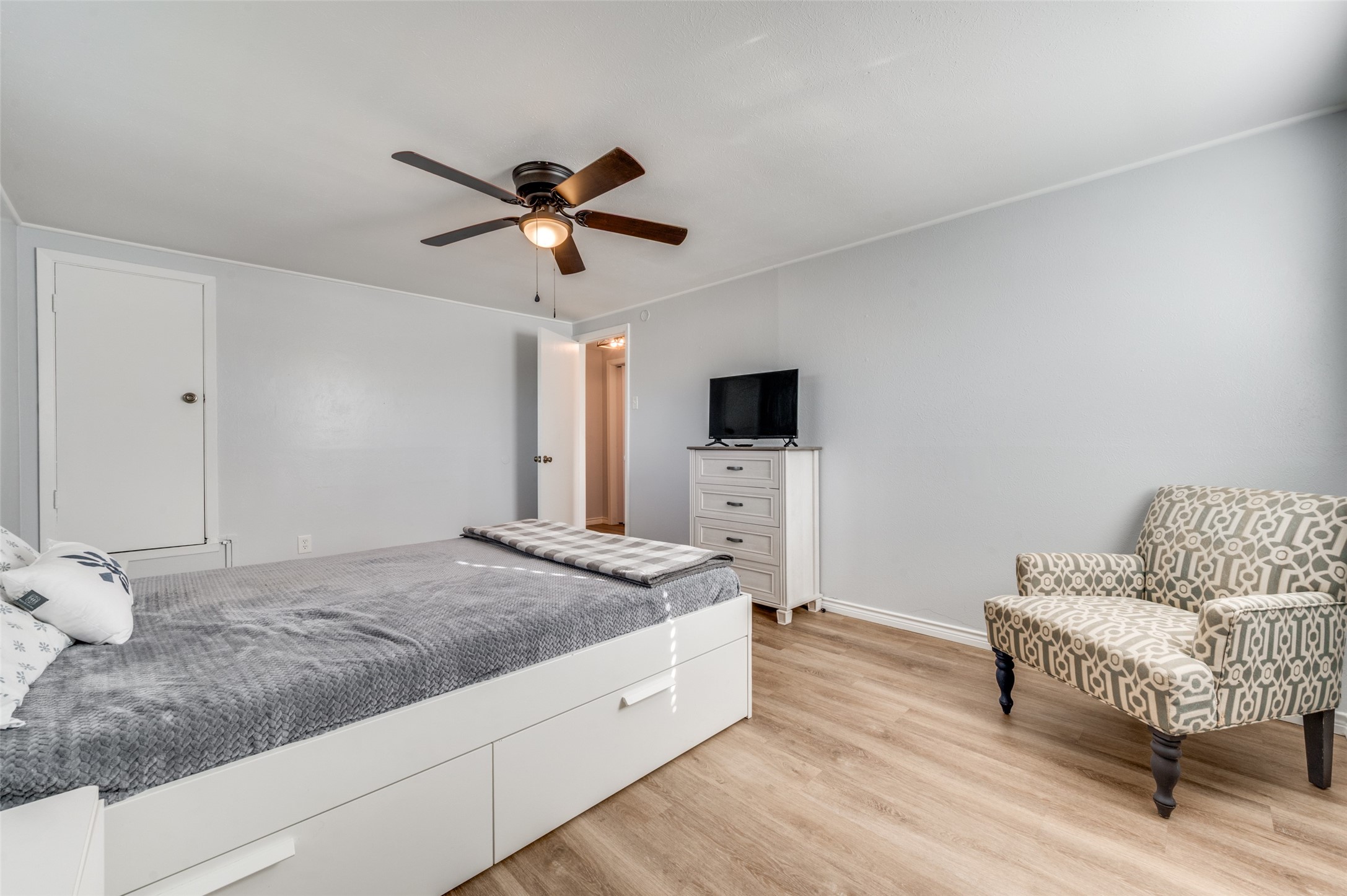 2924 W 11th Street Irving TX 75060