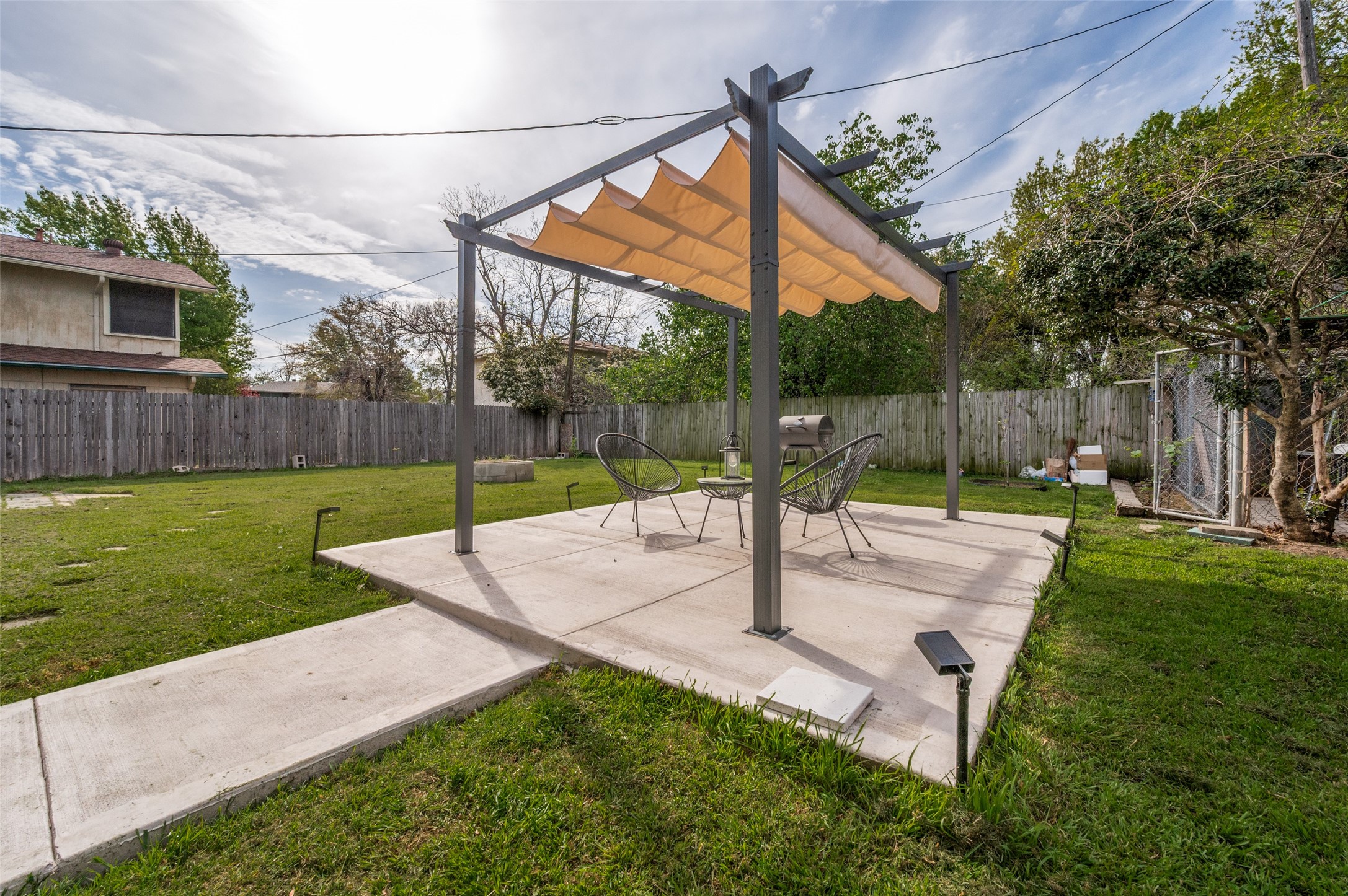 2924 W 11th Street Irving TX 75060