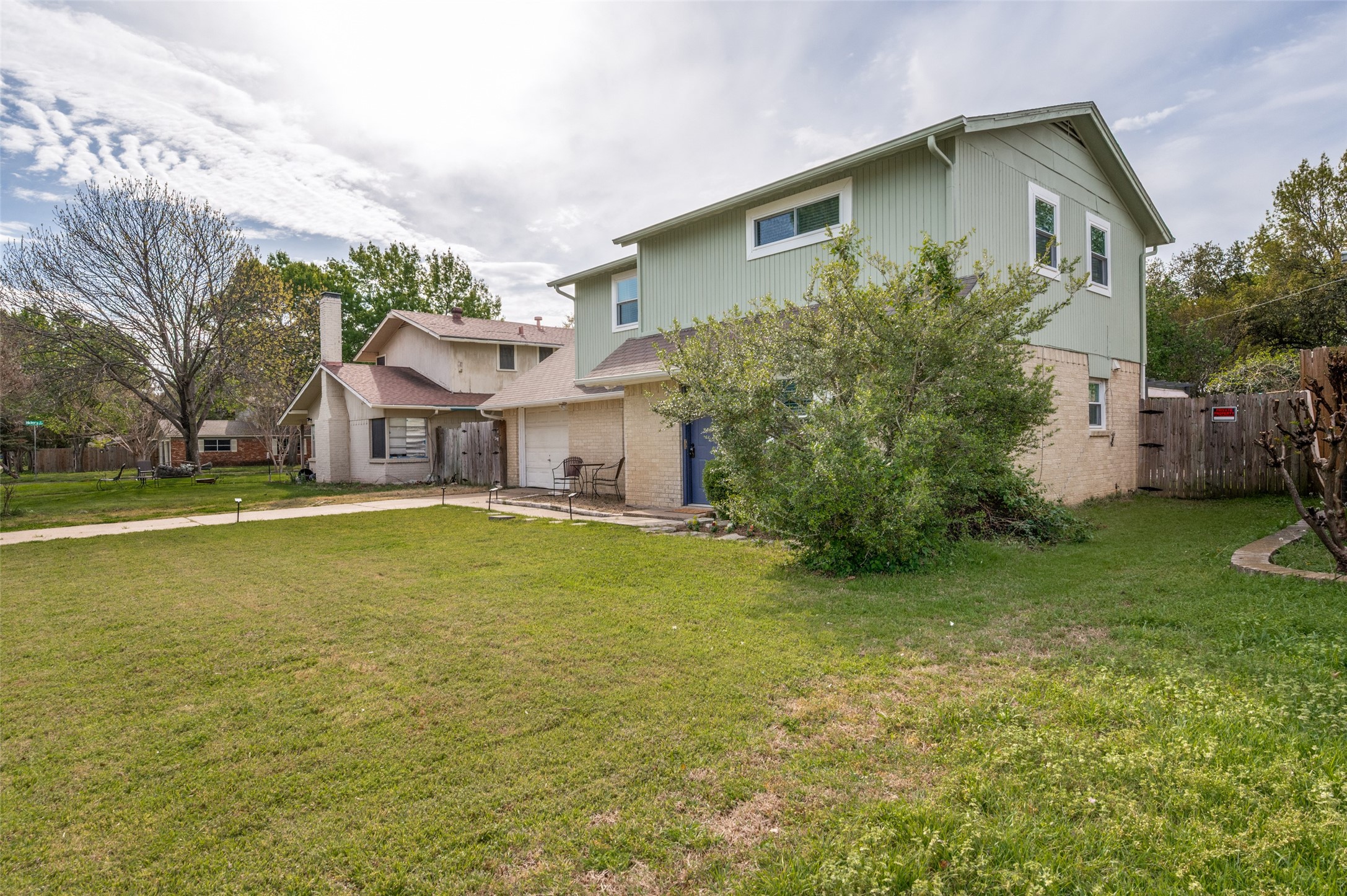 2924 W 11th Street Irving TX 75060