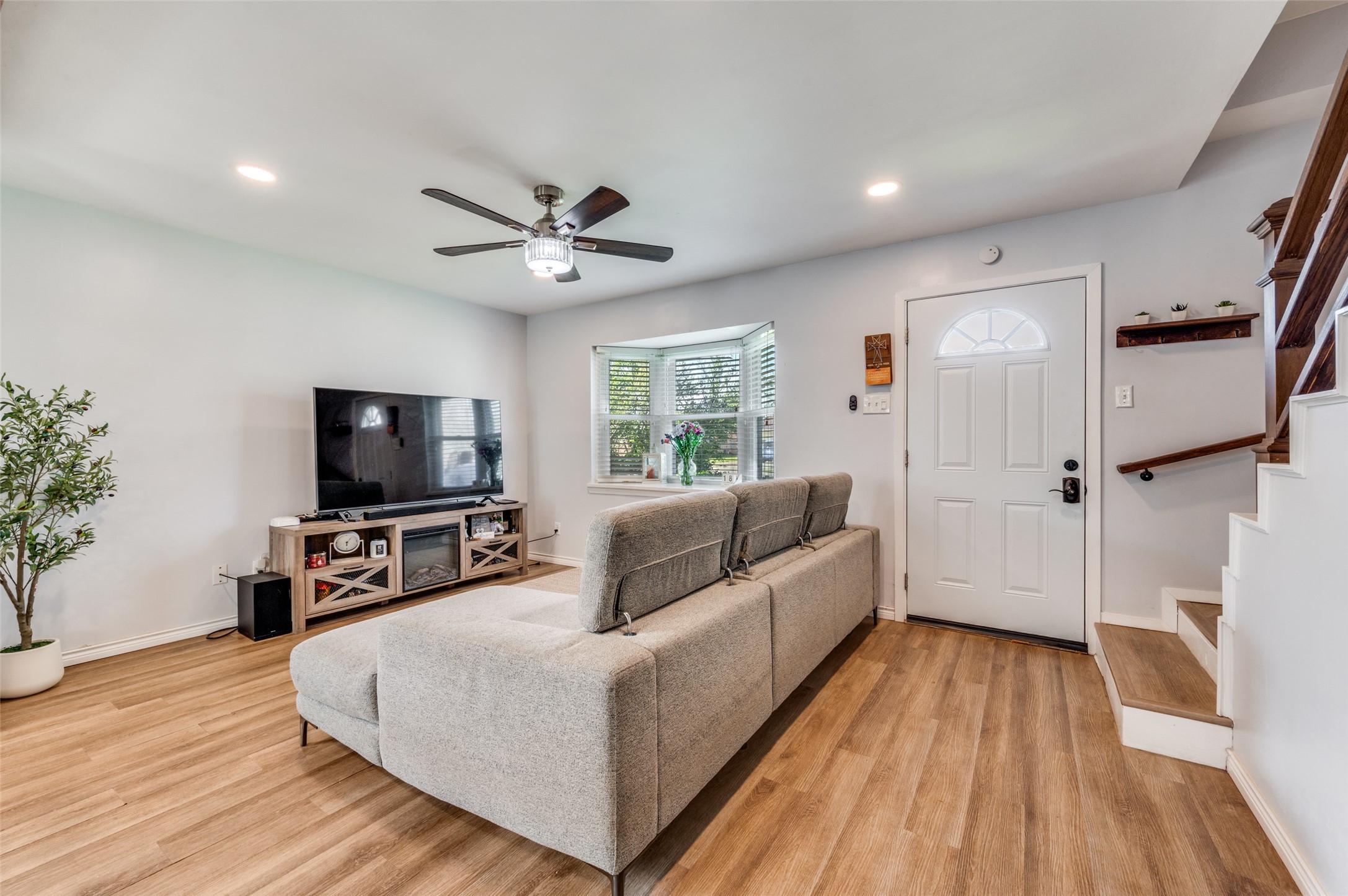 2924 W 11th Street Irving TX 75060