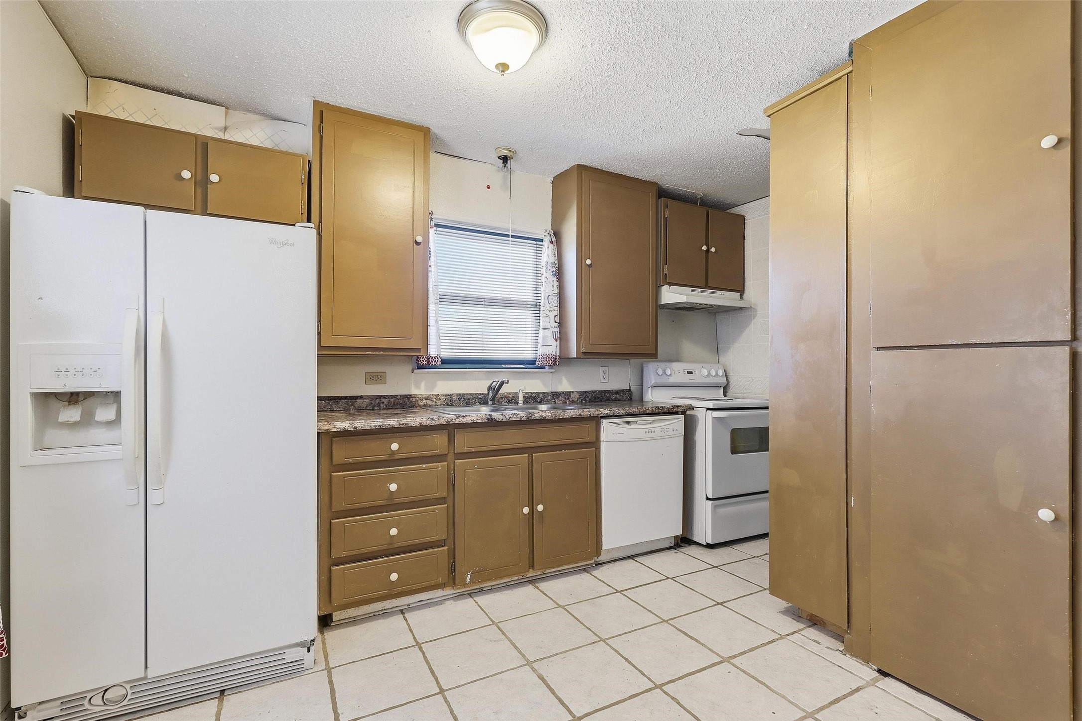 3822 Ragged Rock Court Joshua TX 76058