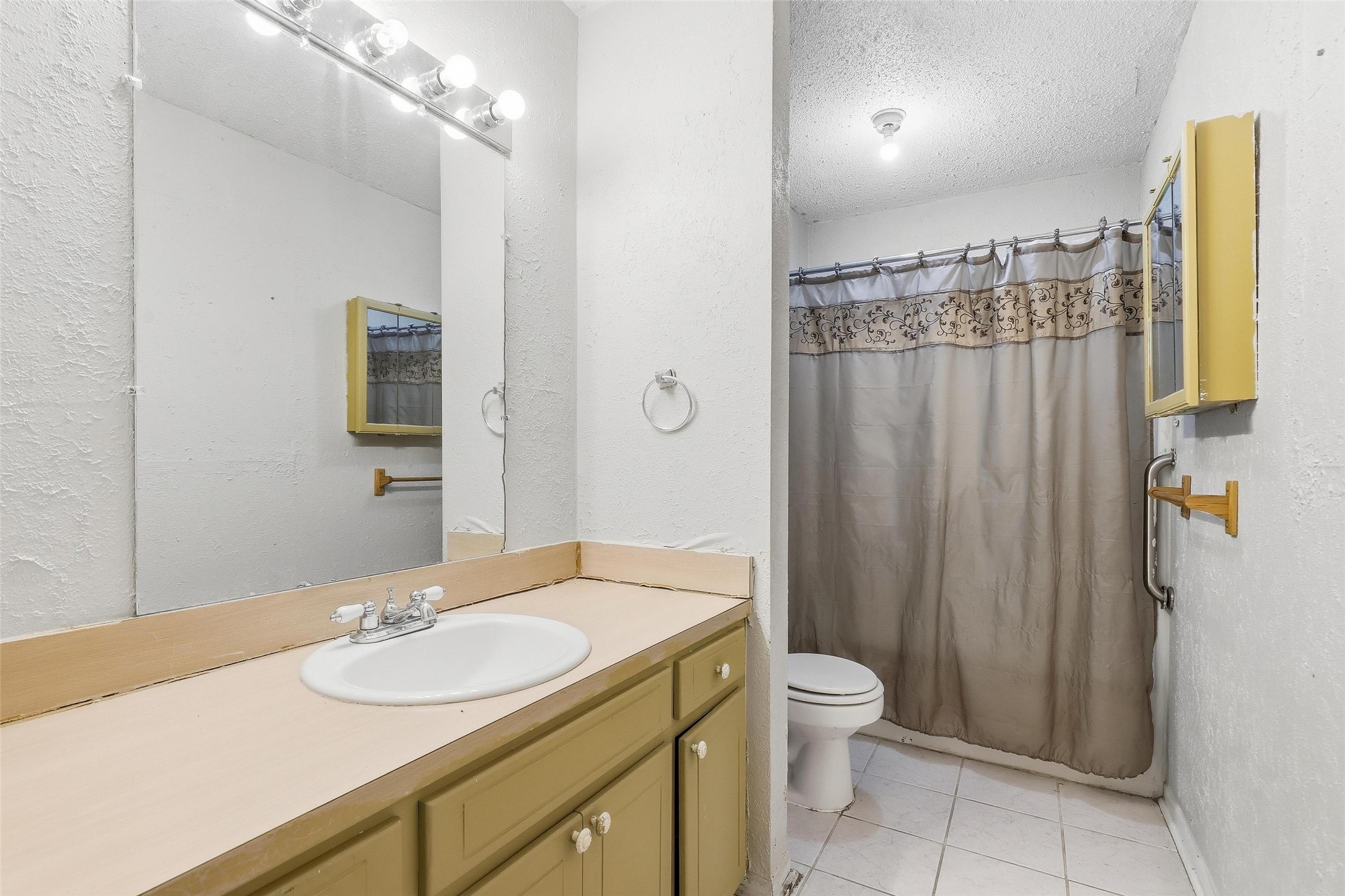 3822 Ragged Rock Court Joshua TX 76058