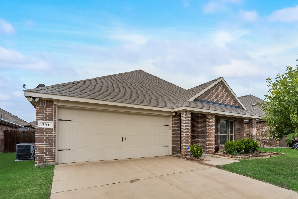 225 Arborside Drive Waxahachie TX 75165
