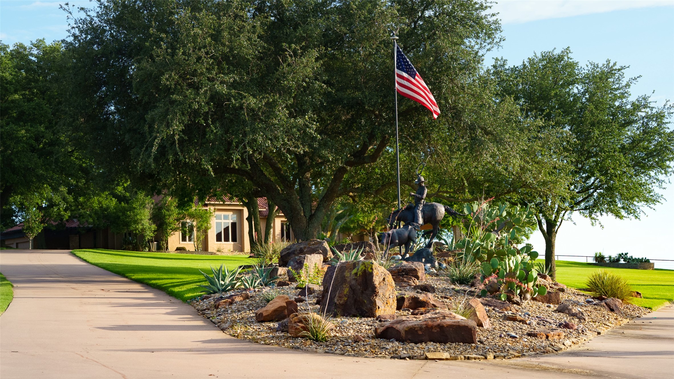 701 W Walcott Street Pilot Point TX 76258