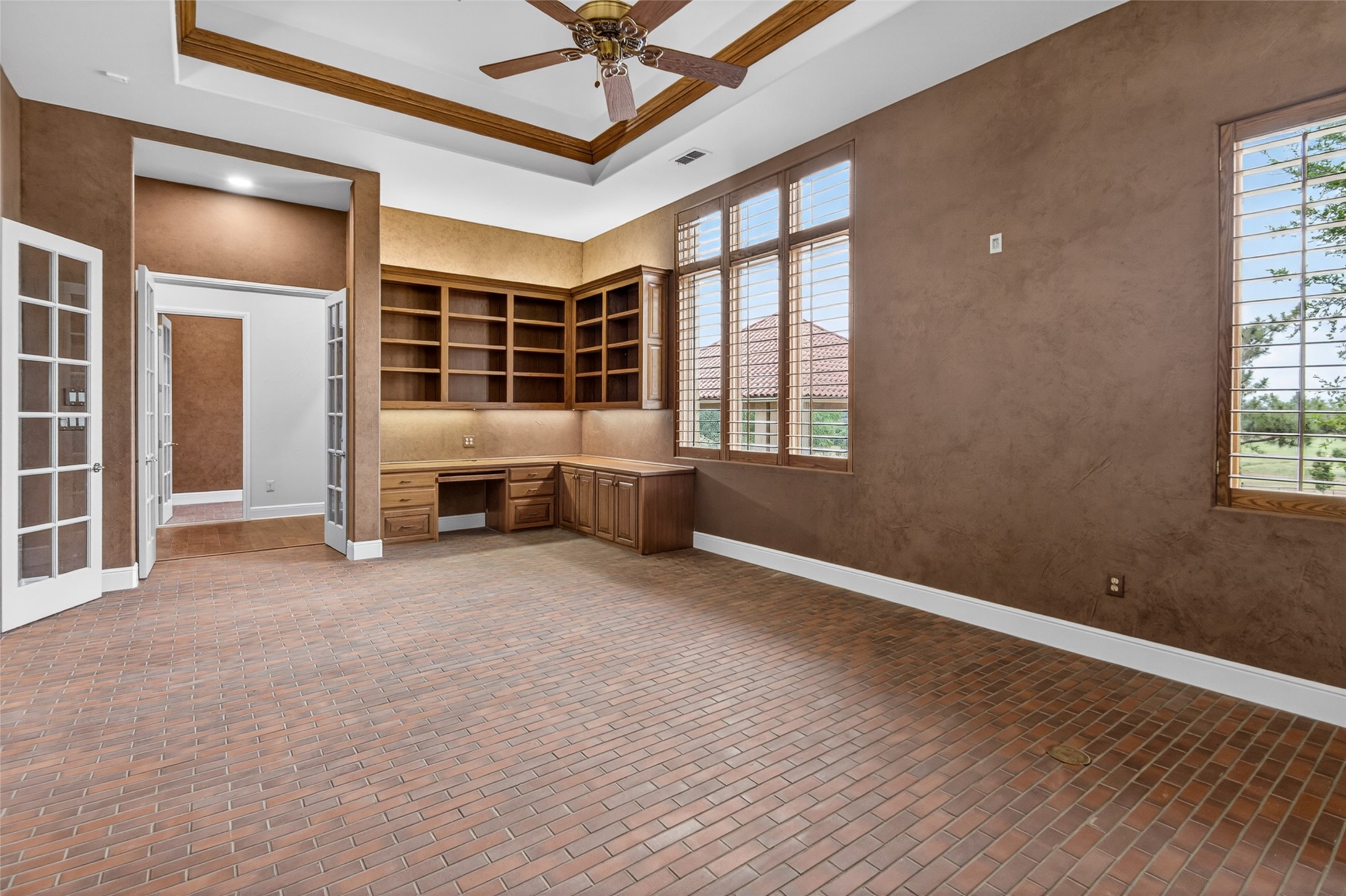 701 W Walcott Street Pilot Point TX 76258