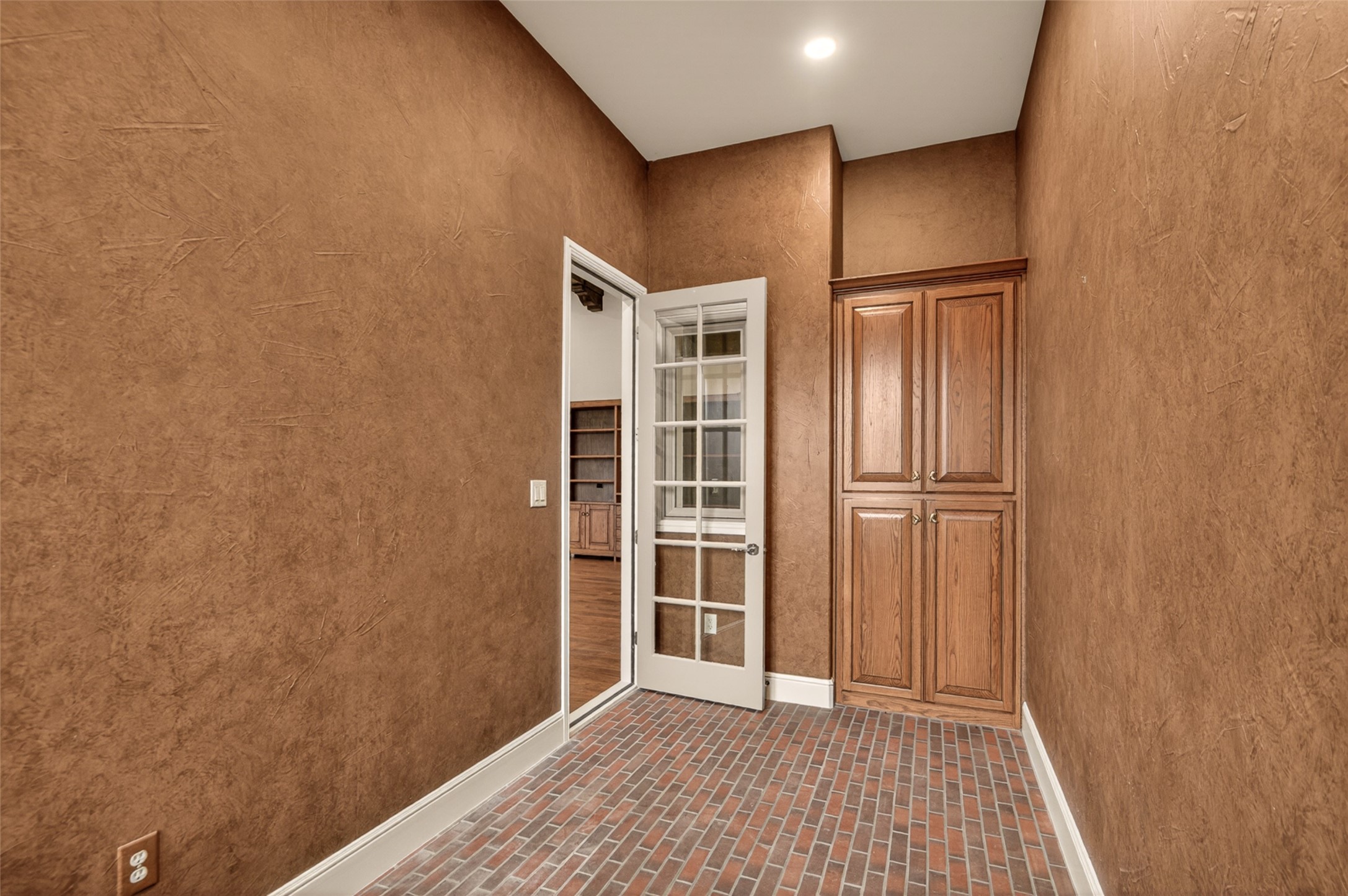 701 W Walcott Street Pilot Point TX 76258