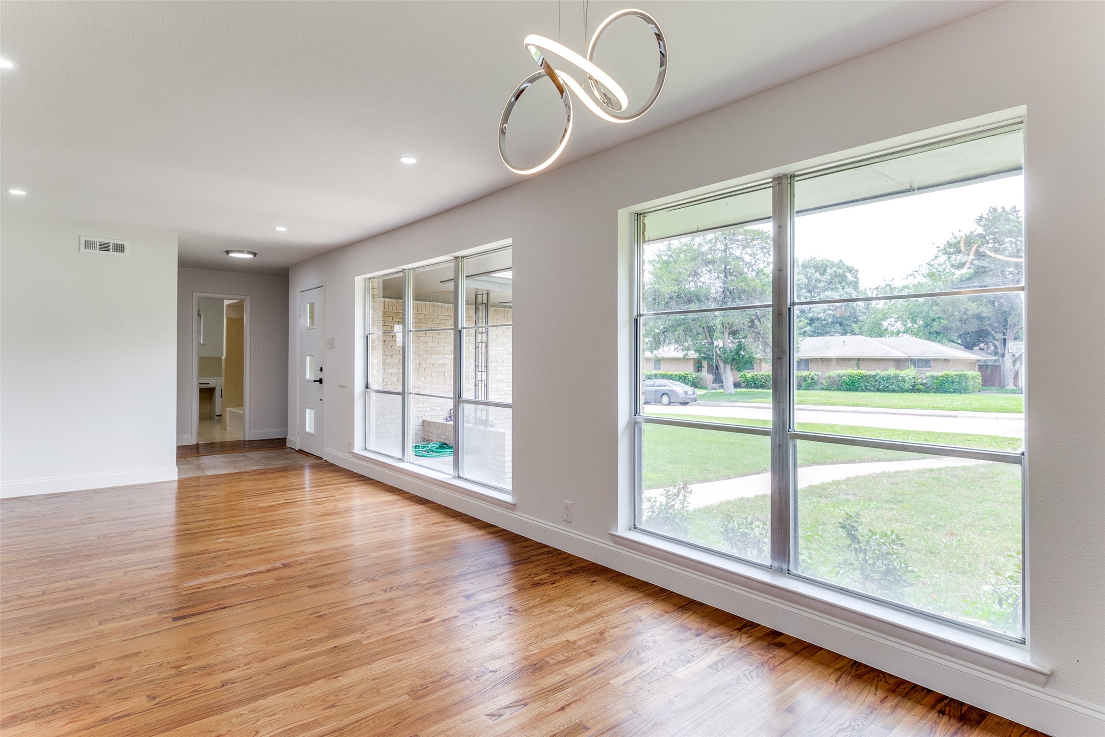 1005 Misty Glen Lane Dallas TX 75232
