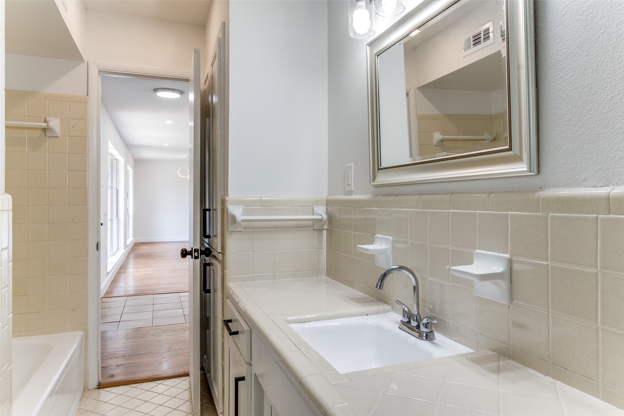 1005 Misty Glen Lane Dallas TX 75232
