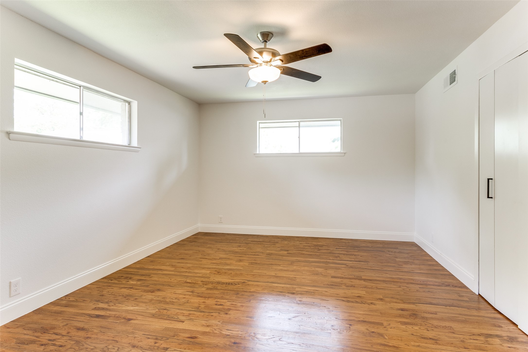 1005 Misty Glen Lane Dallas TX 75232
