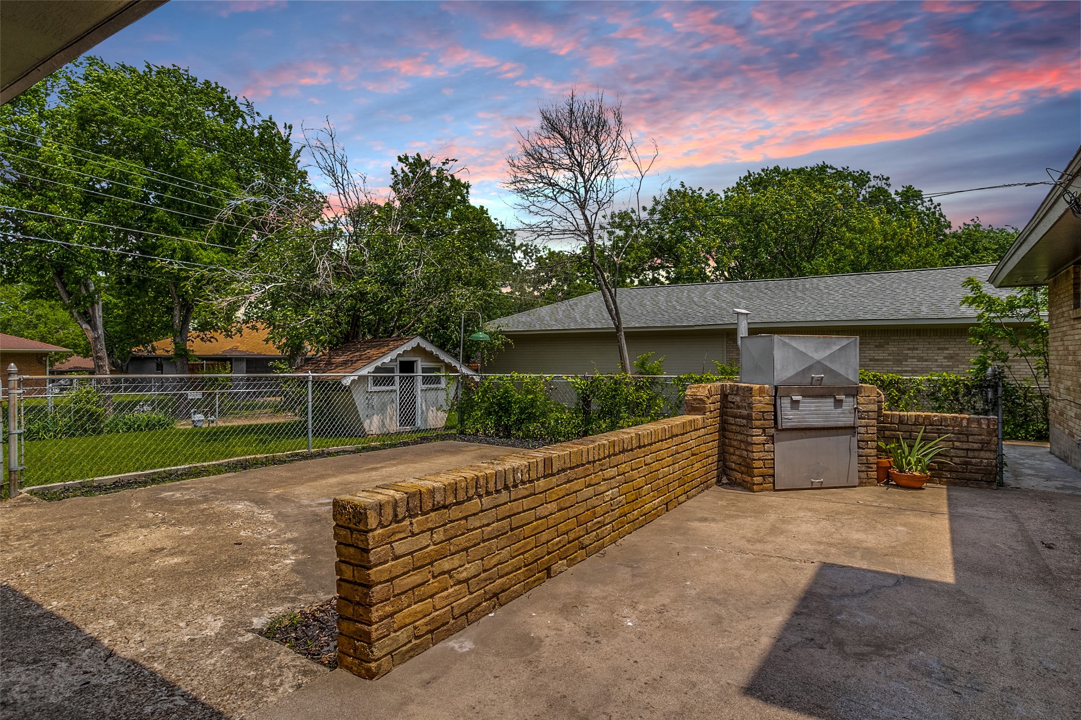 1005 Misty Glen Lane Dallas TX 75232