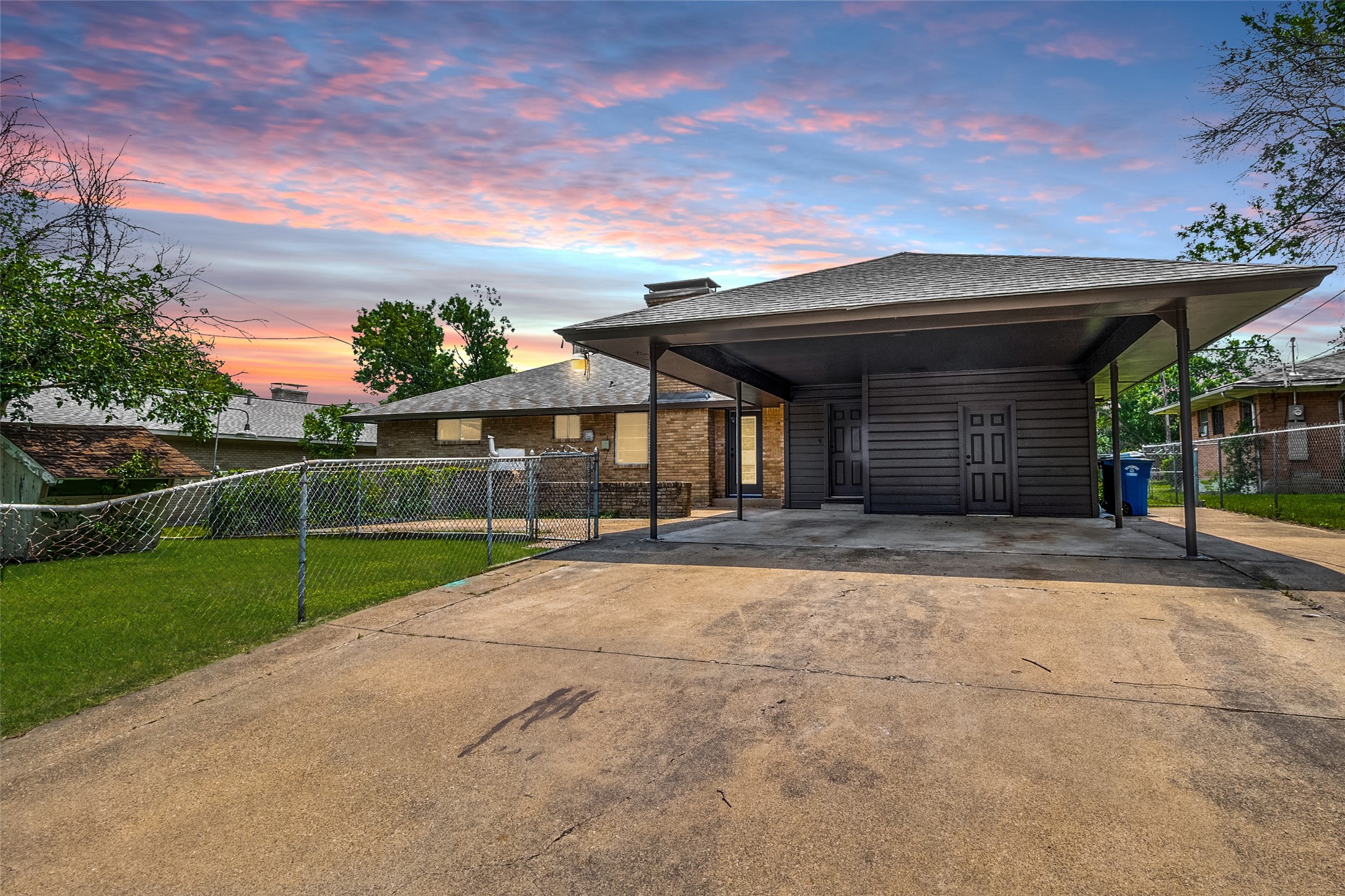 1005 Misty Glen Lane Dallas TX 75232