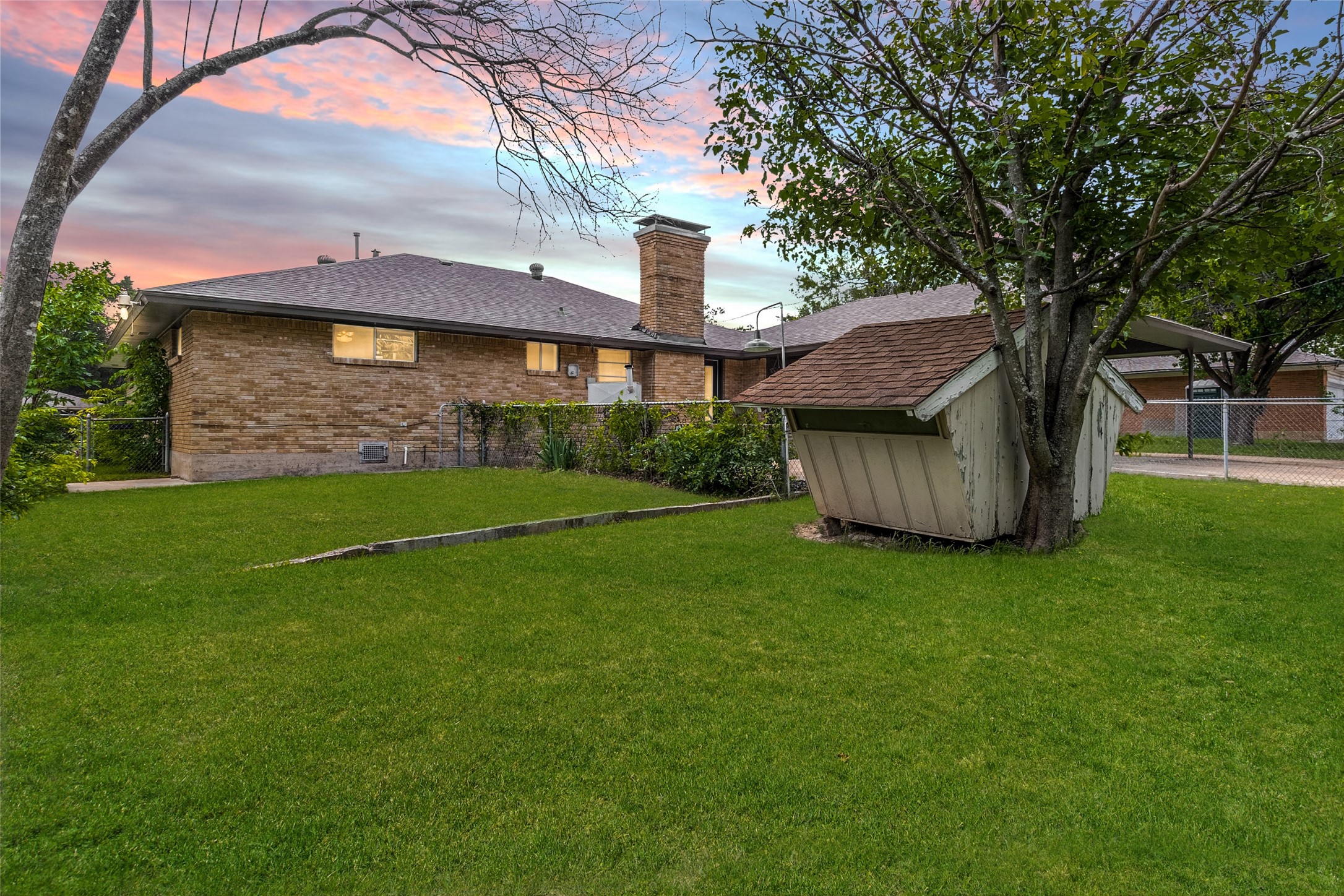 1005 Misty Glen Lane Dallas TX 75232