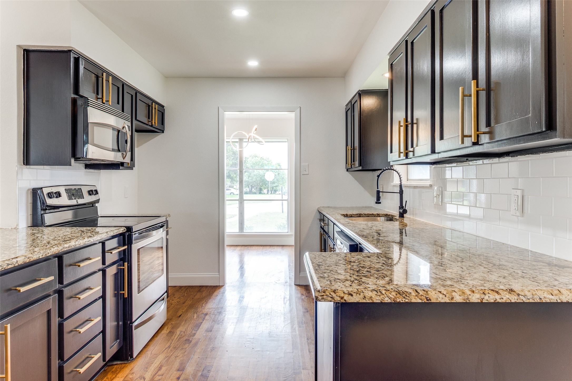 1005 Misty Glen Lane Dallas TX 75232