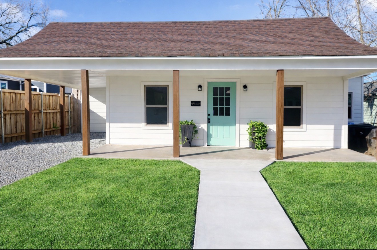 811 W Day Street Denison TX 75020