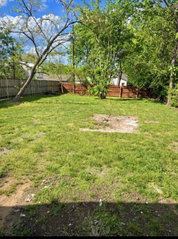 811 W Day Street Denison TX 75020