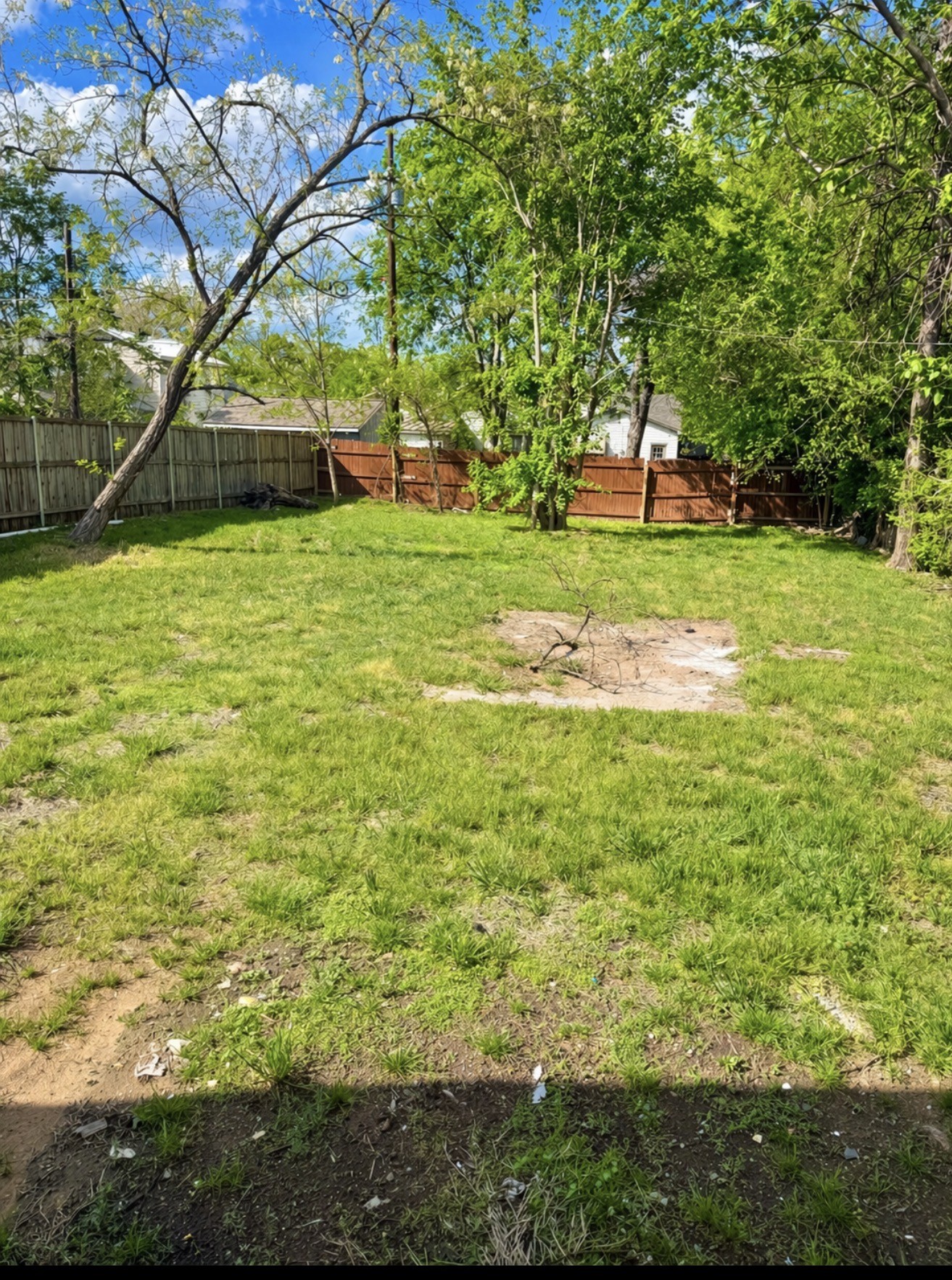 811 W Day Street Denison TX 75020
