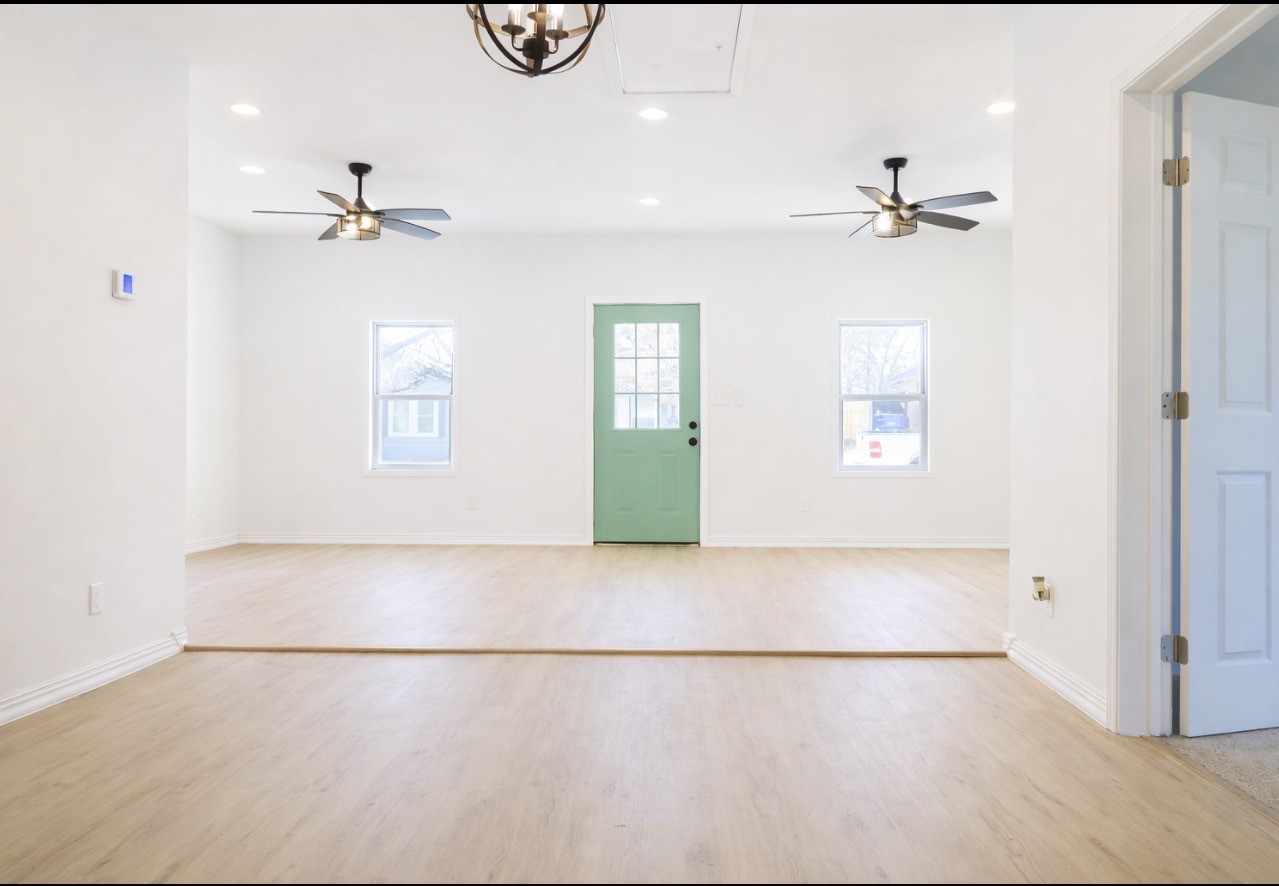 811 W Day Street Denison TX 75020
