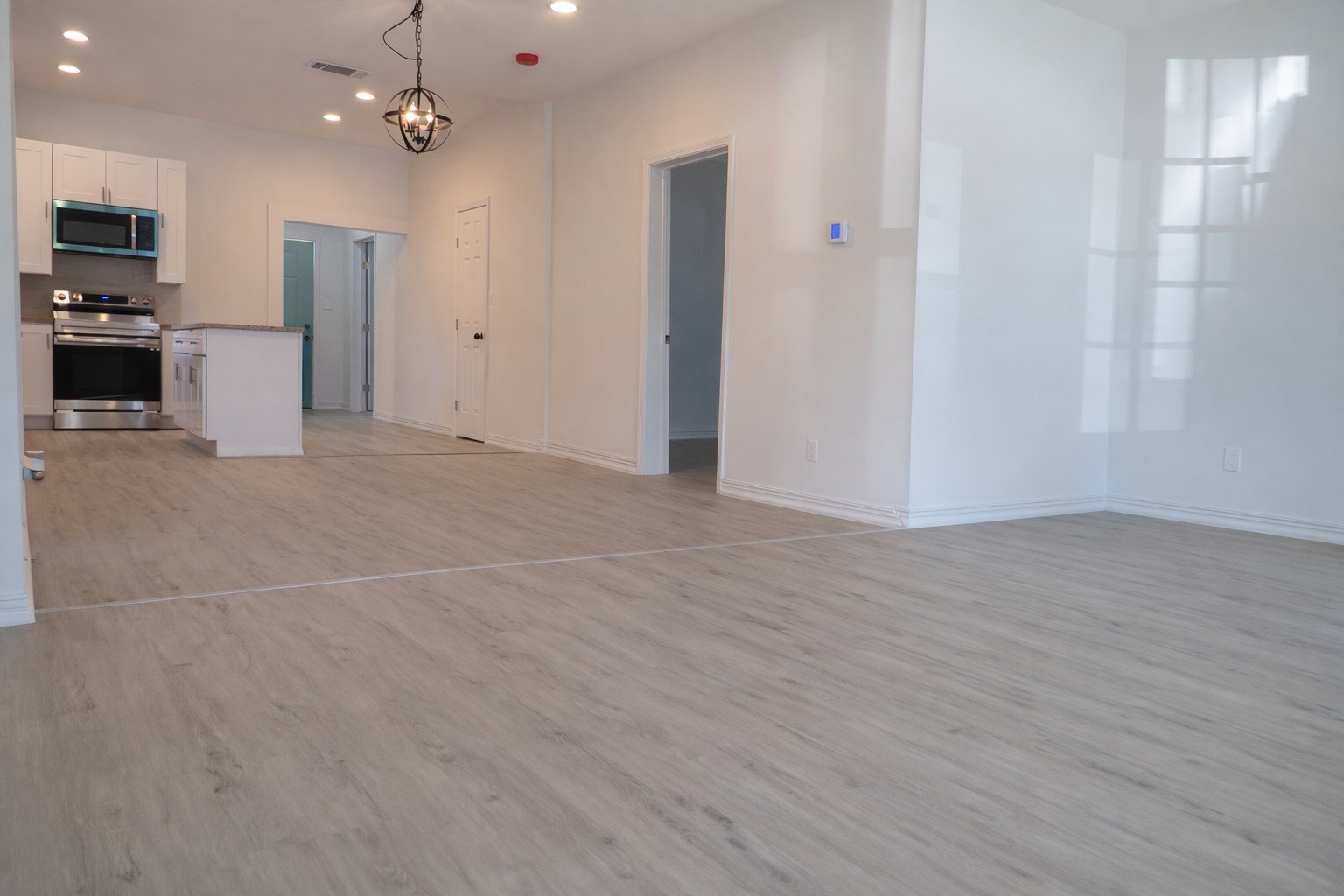 811 W Day Street Denison TX 75020