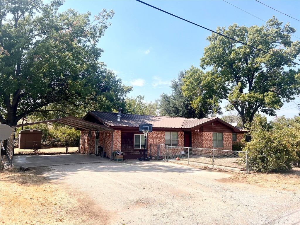 911 S Cutting Street Breckenridge TX 76424