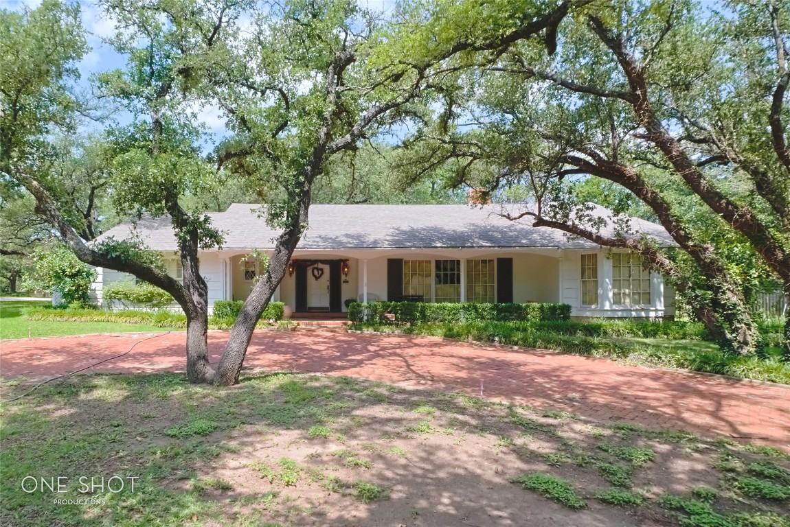 307 S Hillcrest Avenue Eastland TX 76448