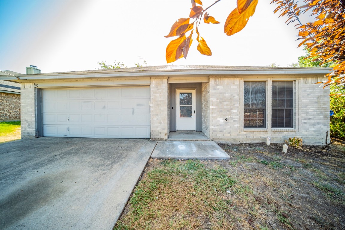700 Amber Drive Saginaw TX 76179