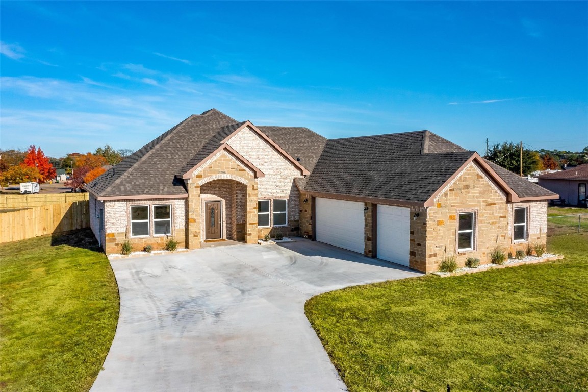 3902 Chippewa Court Granbury TX 76048