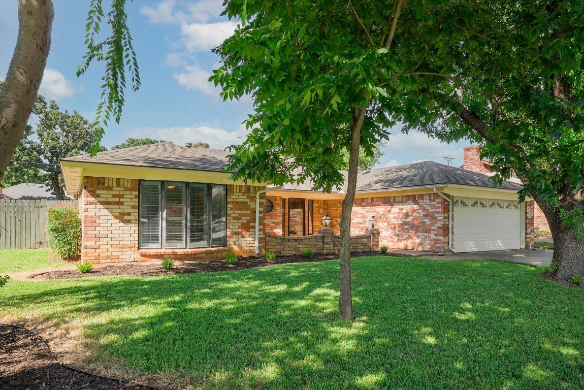 524 Baker Drive Hurst TX 76054