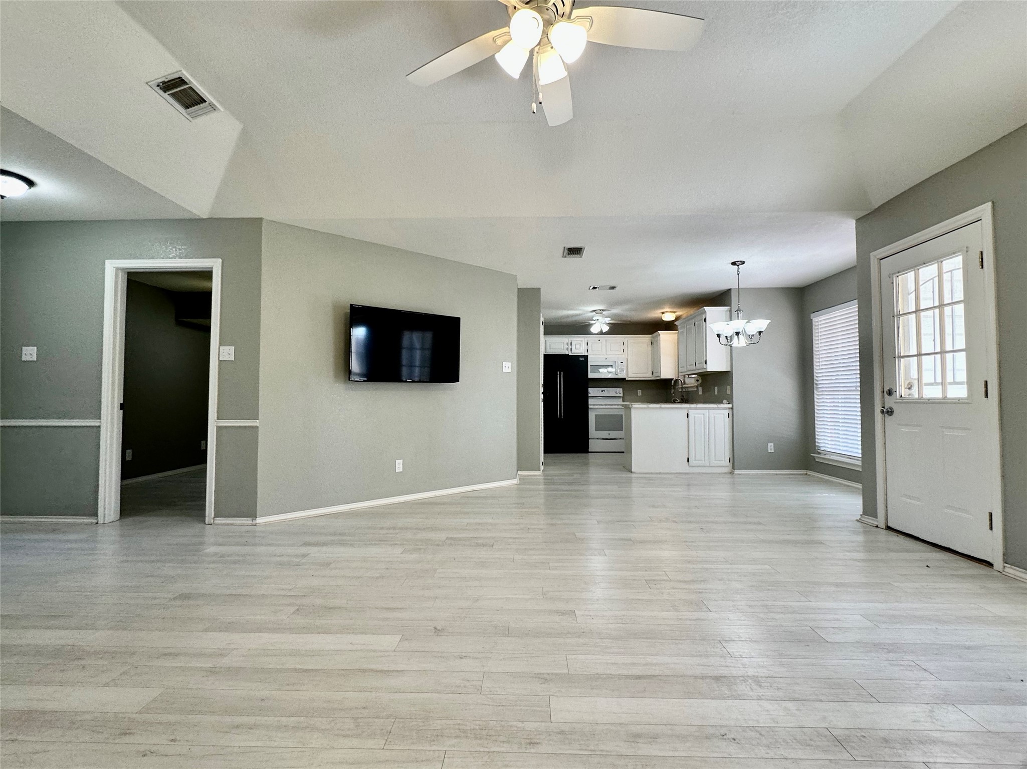 205 N Meadowview Drive Waxahachie TX 75165