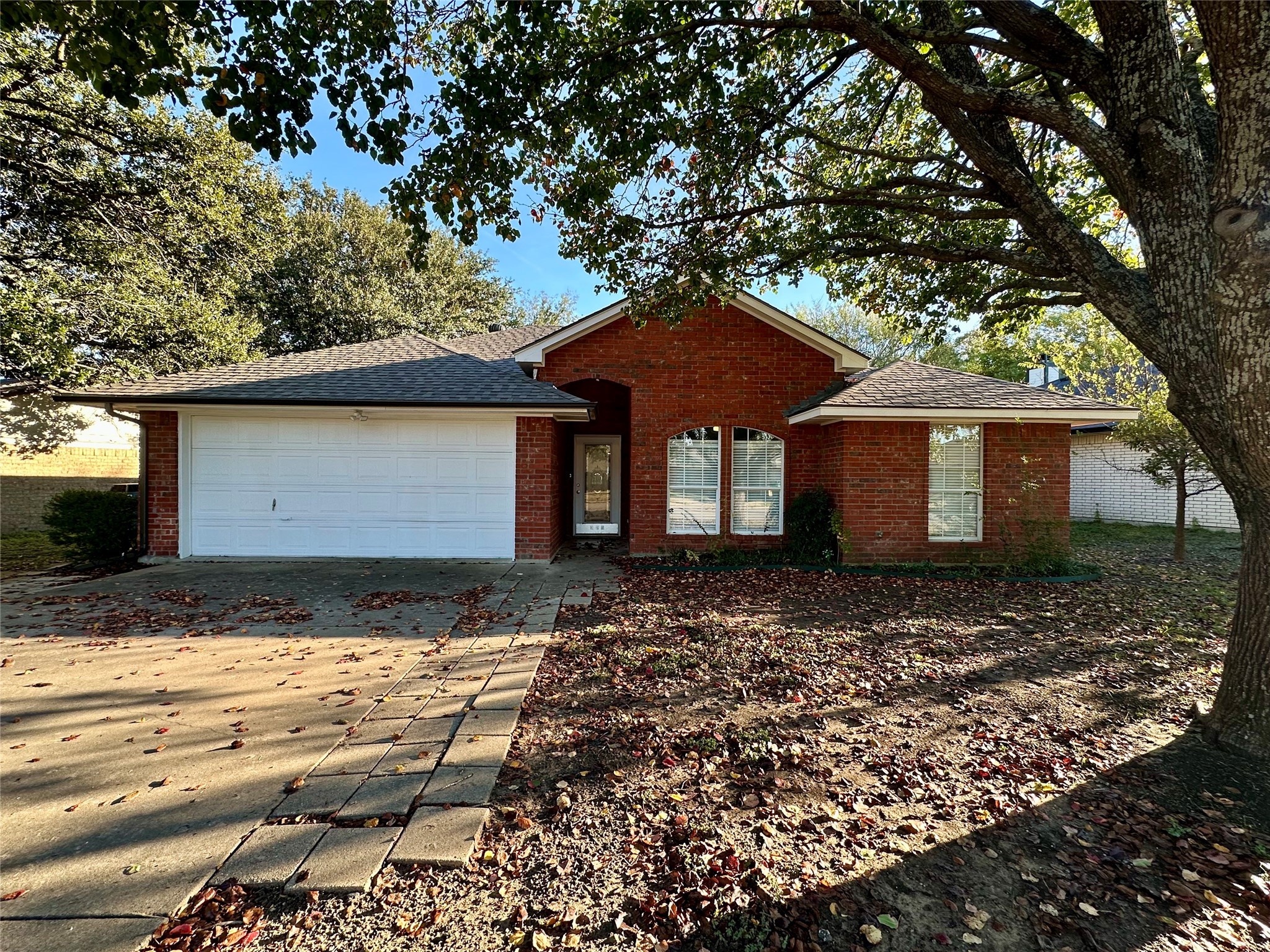 205 N Meadowview Drive Waxahachie TX 75165