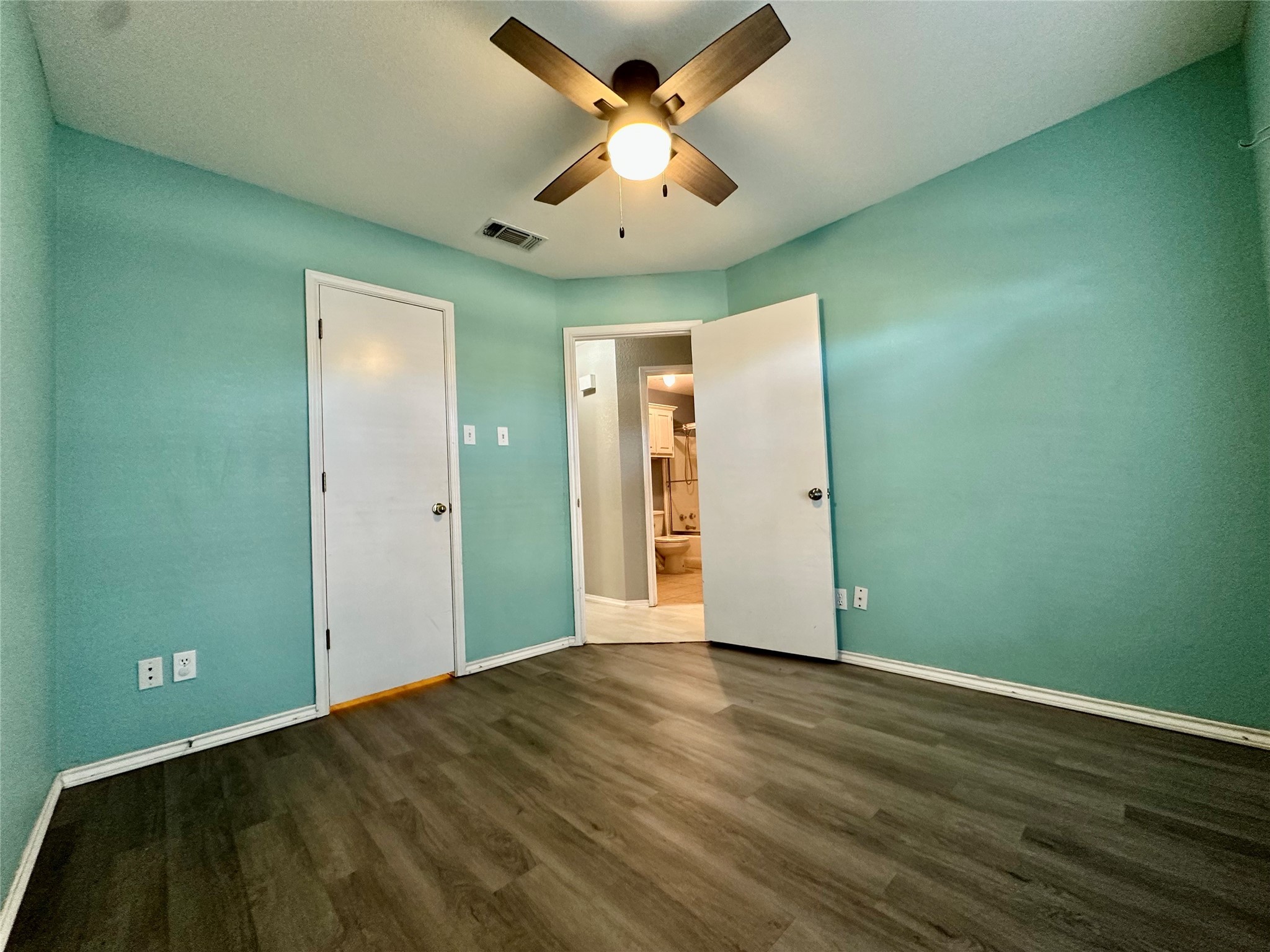 205 N Meadowview Drive Waxahachie TX 75165