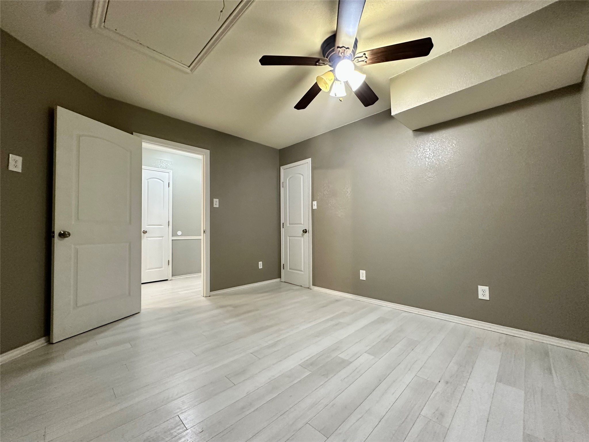 205 N Meadowview Drive Waxahachie TX 75165