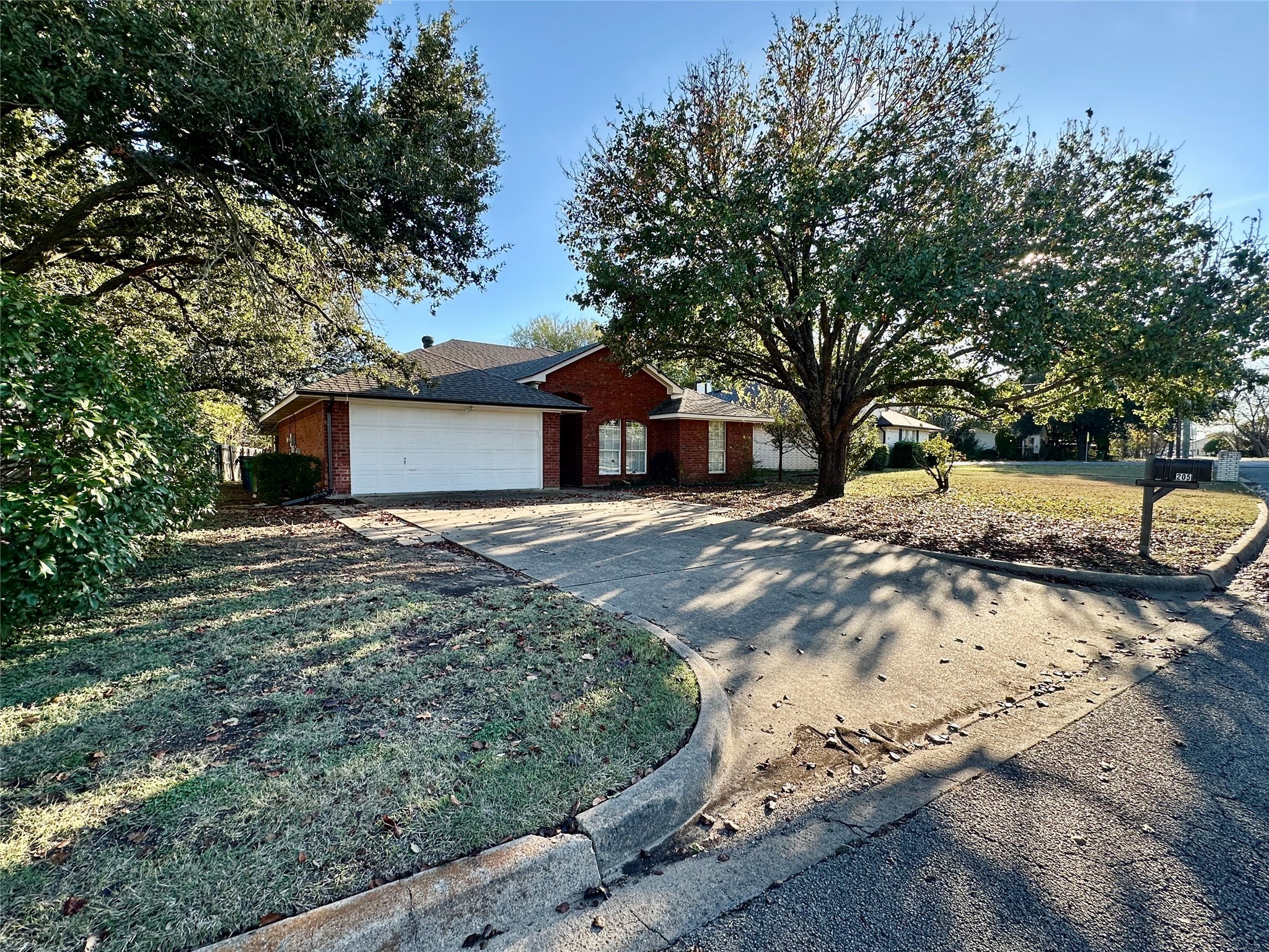 205 N Meadowview Drive Waxahachie TX 75165